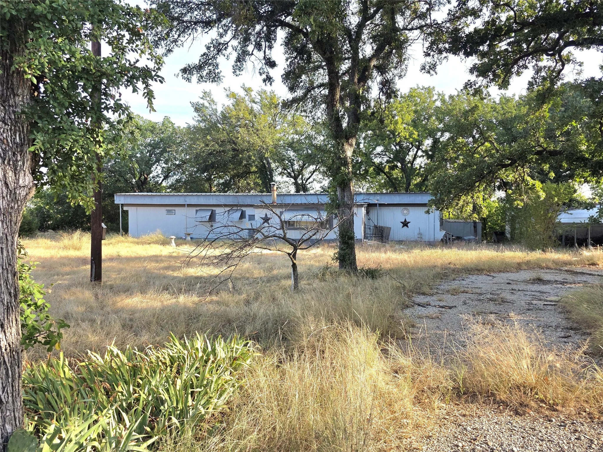 Mobile Home For Sale in Brown County , 8102 County Road 609, Brownwood, Texas 76801, 2 Bedroom, 2 Bathroom, Garage spaces, 1,124 Sqft, built in 2020, mls#21366756, Real Estate Agent in Brownwood, Homes For Sale in Brown county, Homes For Sale in Brownwood, Realtor in Brownwood Texas, Real Estate Brokerage Independent Realty Texas, Luminita Cordes Realtor