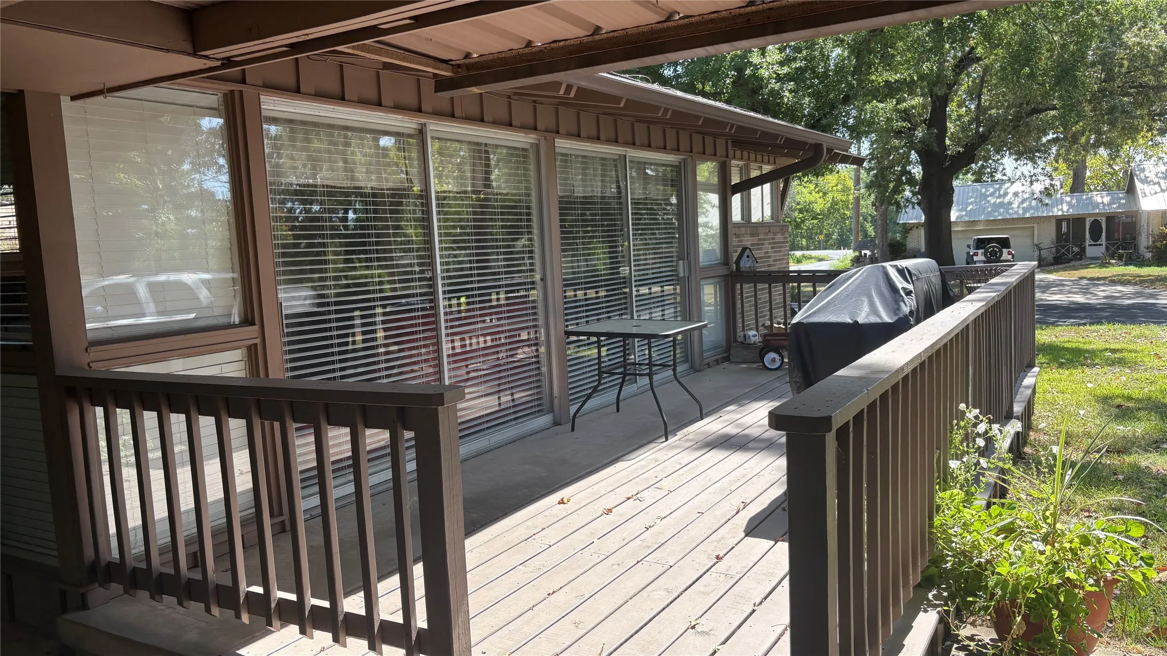 Single Family Residence For Sale in Wood County , 306 E PINE, Winnsboro, Texas 75494, 3 Bedroom, 2 Bathroom, Garage spaces, 1,519 Sqft, built in 1961, mls#21367444, Real Estate Agent in Winnsboro, Homes For Sale in Wood county, Homes For Sale in Winnsboro, Realtor in Winnsboro Texas, Real Estate Brokerage Independent Realty Texas, Luminita Cordes Realtor