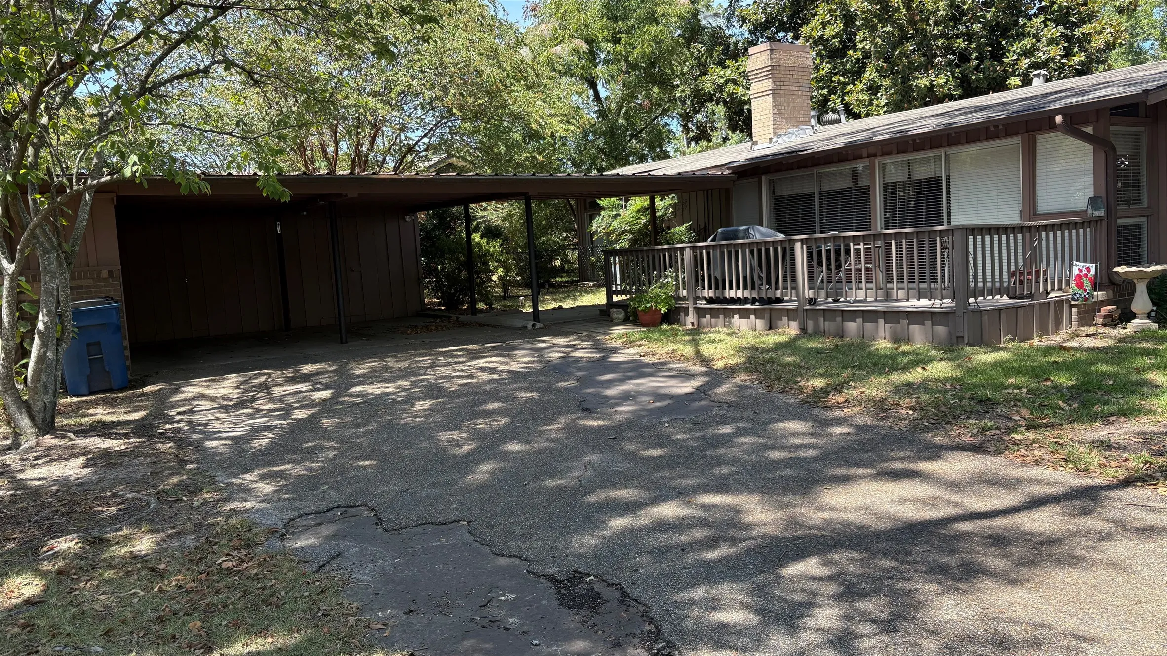 Single Family Residence For Sale in Wood County , 306 E PINE, Winnsboro, Texas 75494, 3 Bedroom, 2 Bathroom, Garage spaces, 1,519 Sqft, built in 1961, mls#21367444, Real Estate Agent in Winnsboro, Homes For Sale in Wood county, Homes For Sale in Winnsboro, Realtor in Winnsboro Texas, Real Estate Brokerage Independent Realty Texas, Luminita Cordes Realtor