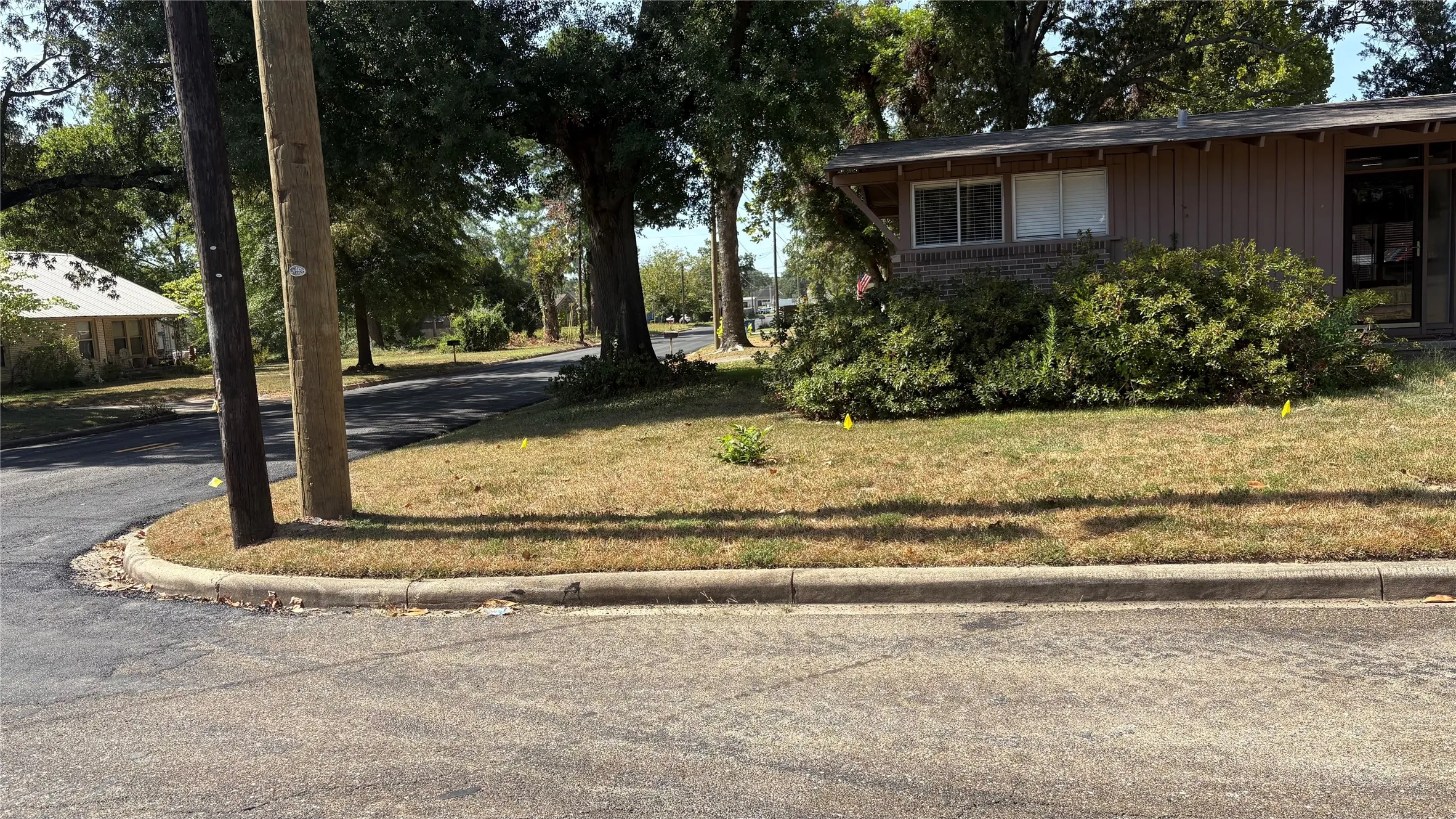 Single Family Residence For Sale in Wood County , 306 E PINE, Winnsboro, Texas 75494, 3 Bedroom, 2 Bathroom, Garage spaces, 1,519 Sqft, built in 1961, mls#21367444, Real Estate Agent in Winnsboro, Homes For Sale in Wood county, Homes For Sale in Winnsboro, Realtor in Winnsboro Texas, Real Estate Brokerage Independent Realty Texas, Luminita Cordes Realtor