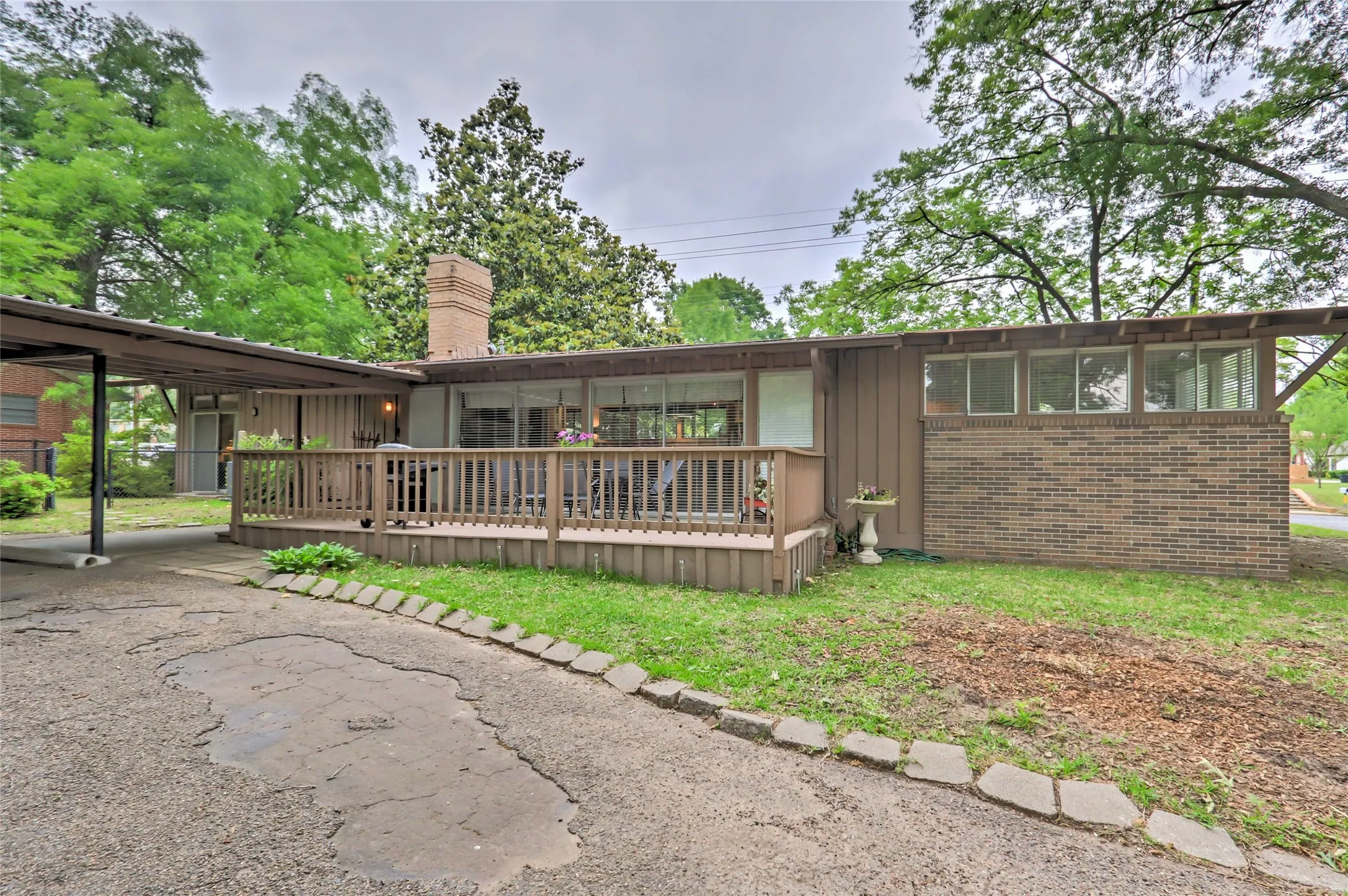 Single Family Residence For Sale in Wood County , 306 E PINE, Winnsboro, Texas 75494, 3 Bedroom, 2 Bathroom, Garage spaces, 1,519 Sqft, built in 1961, mls#21367444, Real Estate Agent in Winnsboro, Homes For Sale in Wood county, Homes For Sale in Winnsboro, Realtor in Winnsboro Texas, Real Estate Brokerage Independent Realty Texas, Luminita Cordes Realtor