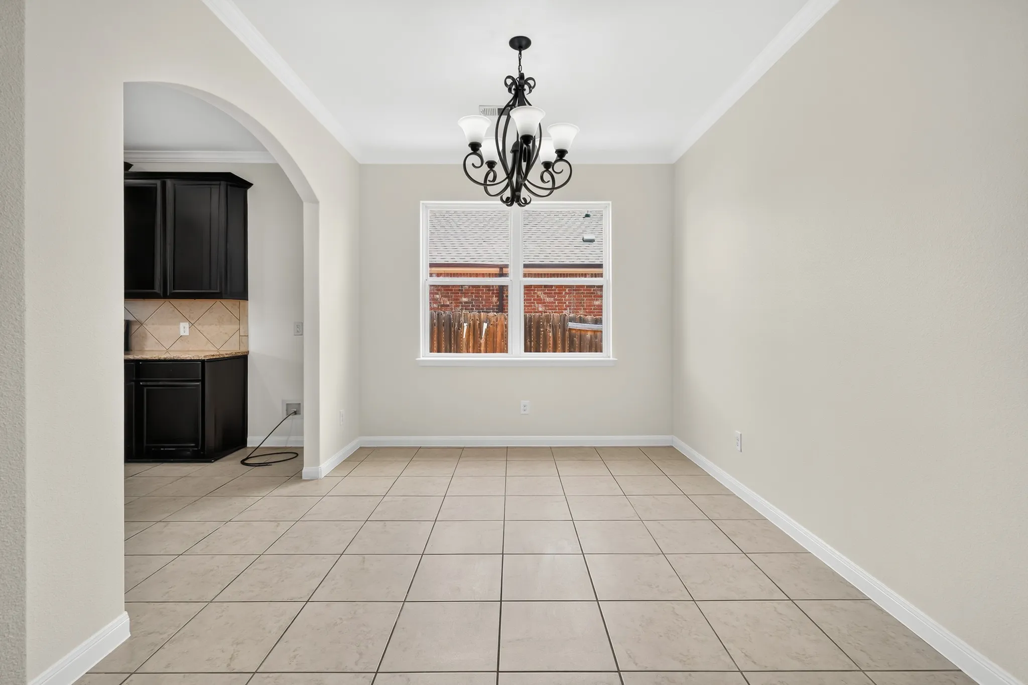 Single Family Residence For Sale in Ellis County , 302 Kaylee Way, Red Oak, Texas 75154, 3 Bedroom, 2 Bathroom, 2 Garage spaces, 2,298 Sqft, built in 2014, mls#21367459, Real Estate Agent in Red Oak, Homes For Sale in Ellis county, Homes For Sale in Red Oak, Realtor in Red Oak Texas, Real Estate Brokerage Independent Realty Texas, Luminita Cordes Realtor