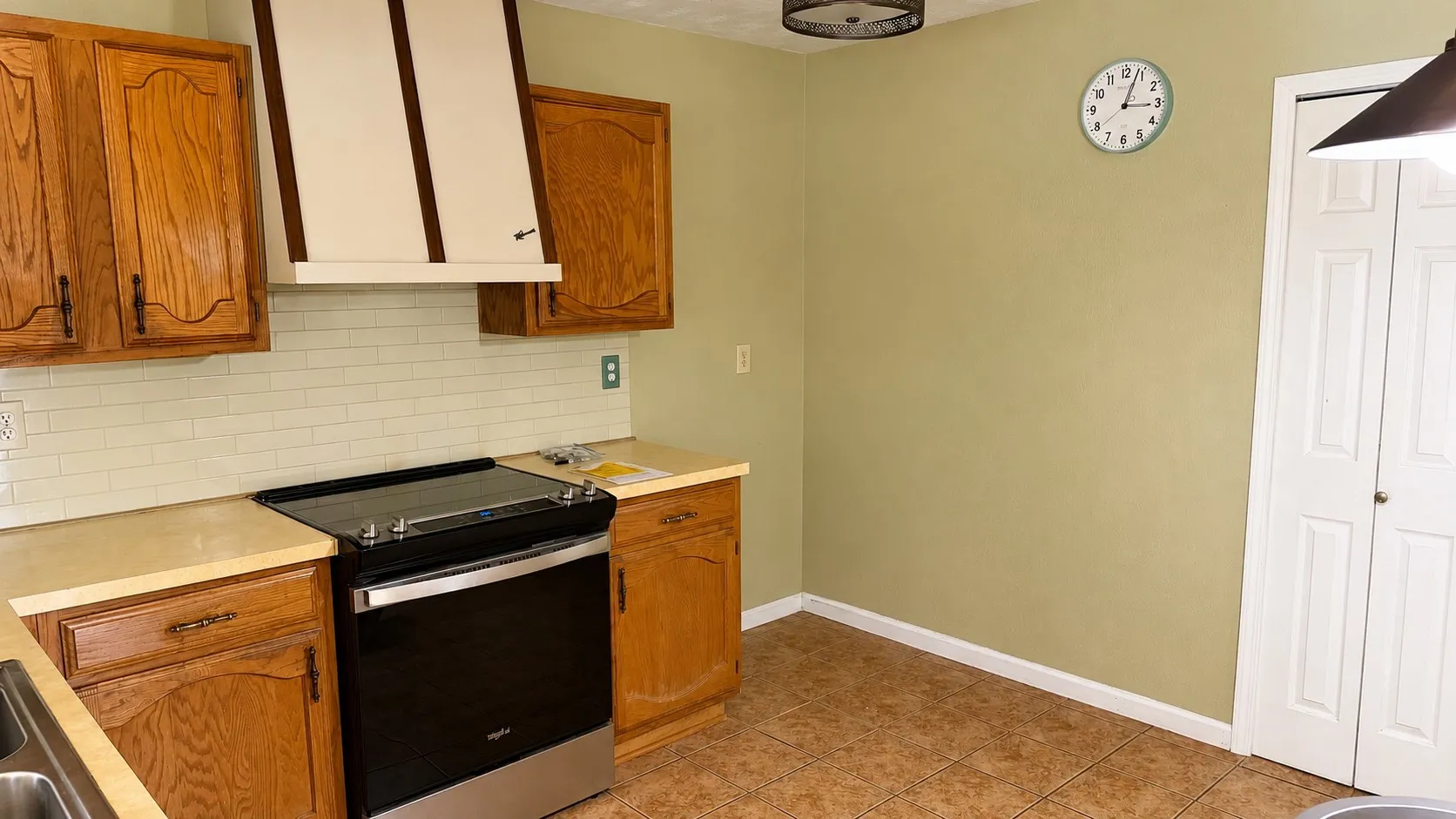 Single Family Residence For Sale in Tarrant County , 3832 Mulberry Lane, Bedford, Texas 76021, 3 Bedroom, 2 Bathroom, 2 Garage spaces, 1,467 Sqft, built in 1980, mls#21367463, Real Estate Agent in Bedford, Homes For Sale in Tarrant county, Homes For Sale in Bedford, Realtor in Bedford Texas, Real Estate Brokerage Independent Realty Texas, Luminita Cordes Realtor
