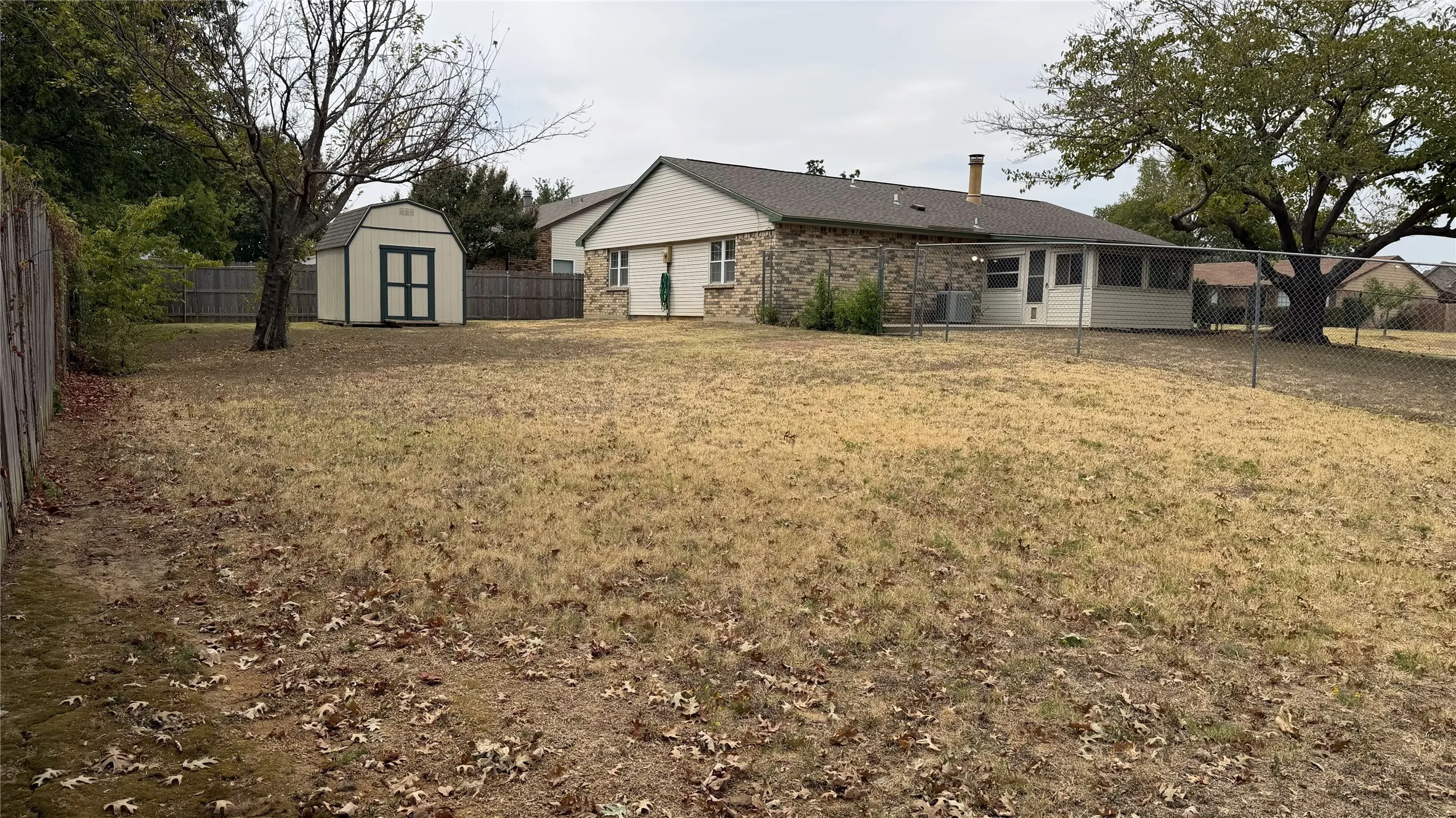 Single Family Residence For Sale in Tarrant County , 3832 Mulberry Lane, Bedford, Texas 76021, 3 Bedroom, 2 Bathroom, 2 Garage spaces, 1,467 Sqft, built in 1980, mls#21367463, Real Estate Agent in Bedford, Homes For Sale in Tarrant county, Homes For Sale in Bedford, Realtor in Bedford Texas, Real Estate Brokerage Independent Realty Texas, Luminita Cordes Realtor