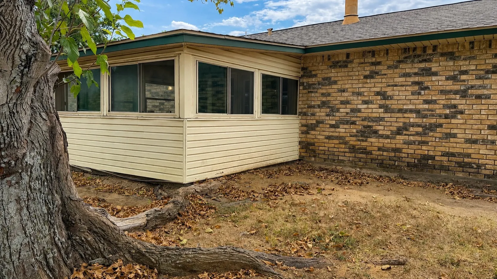 Single Family Residence For Sale in Tarrant County , 3832 Mulberry Lane, Bedford, Texas 76021, 3 Bedroom, 2 Bathroom, 2 Garage spaces, 1,467 Sqft, built in 1980, mls#21367463, Real Estate Agent in Bedford, Homes For Sale in Tarrant county, Homes For Sale in Bedford, Realtor in Bedford Texas, Real Estate Brokerage Independent Realty Texas, Luminita Cordes Realtor