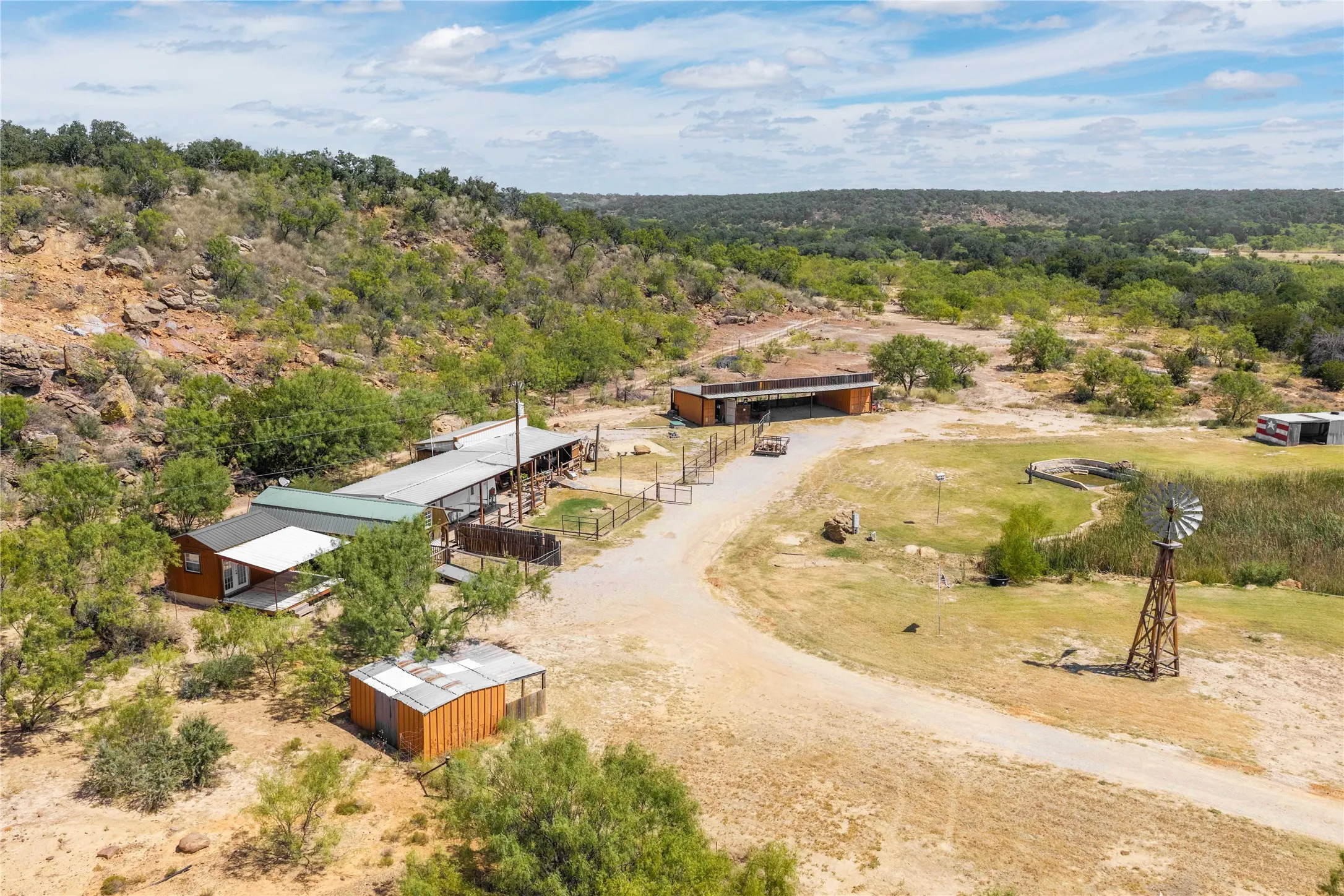 Single Family Residence For Sale in Brown County , 9486 Coppic Ranch Road, Brownwood, Texas 76801, 3 Bedroom, 3 Bathroom, Garage spaces, 1,550 Sqft, built in 0, mls#21363267, Real Estate Agent in Brownwood, Homes For Sale in Brown county, Homes For Sale in Brownwood, Realtor in Brownwood Texas, Real Estate Brokerage Independent Realty Texas, Luminita Cordes Realtor