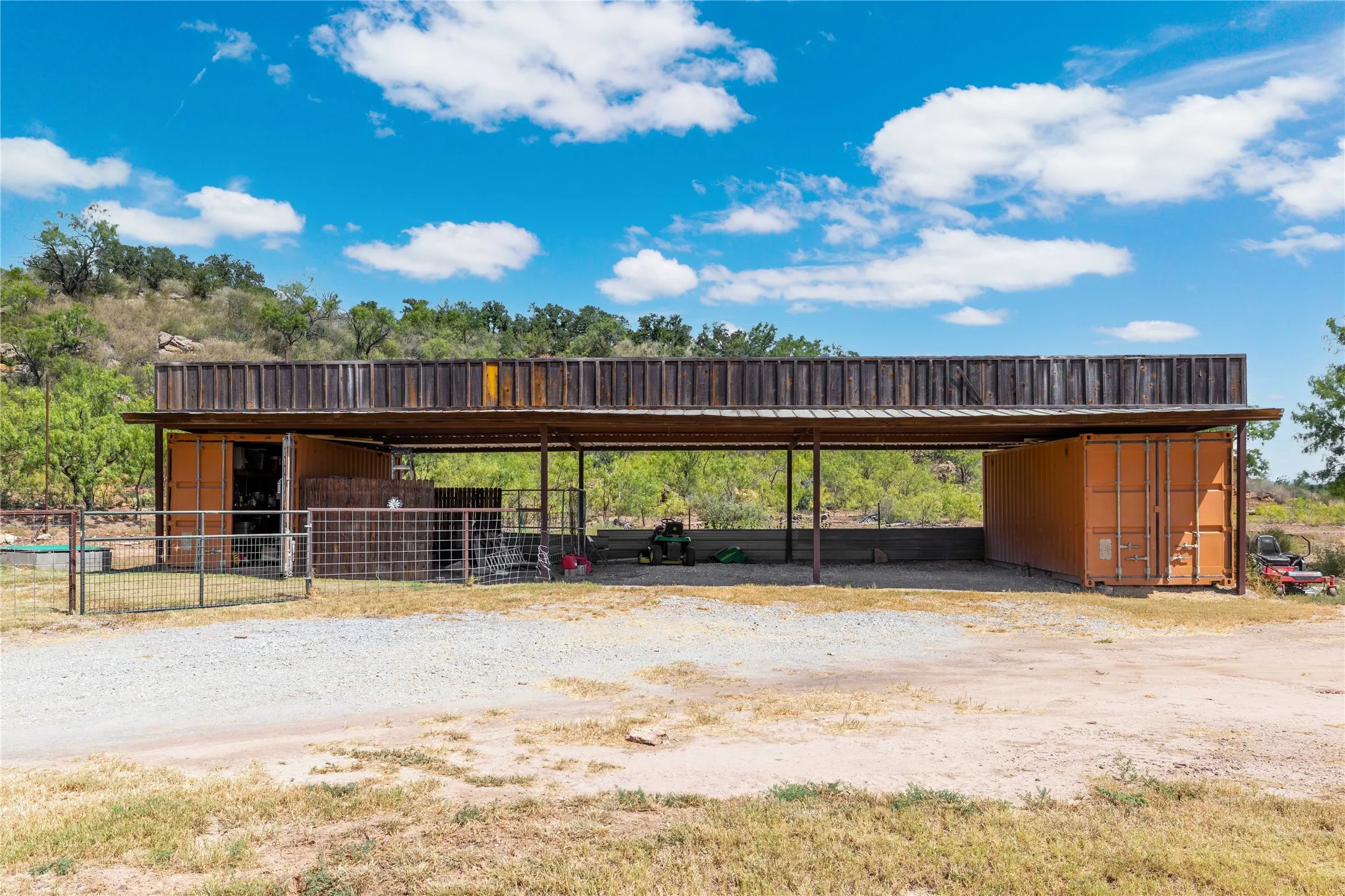 Single Family Residence For Sale in Brown County , 9486 Coppic Ranch Road, Brownwood, Texas 76801, 3 Bedroom, 3 Bathroom, Garage spaces, 1,550 Sqft, built in 0, mls#21363267, Real Estate Agent in Brownwood, Homes For Sale in Brown county, Homes For Sale in Brownwood, Realtor in Brownwood Texas, Real Estate Brokerage Independent Realty Texas, Luminita Cordes Realtor