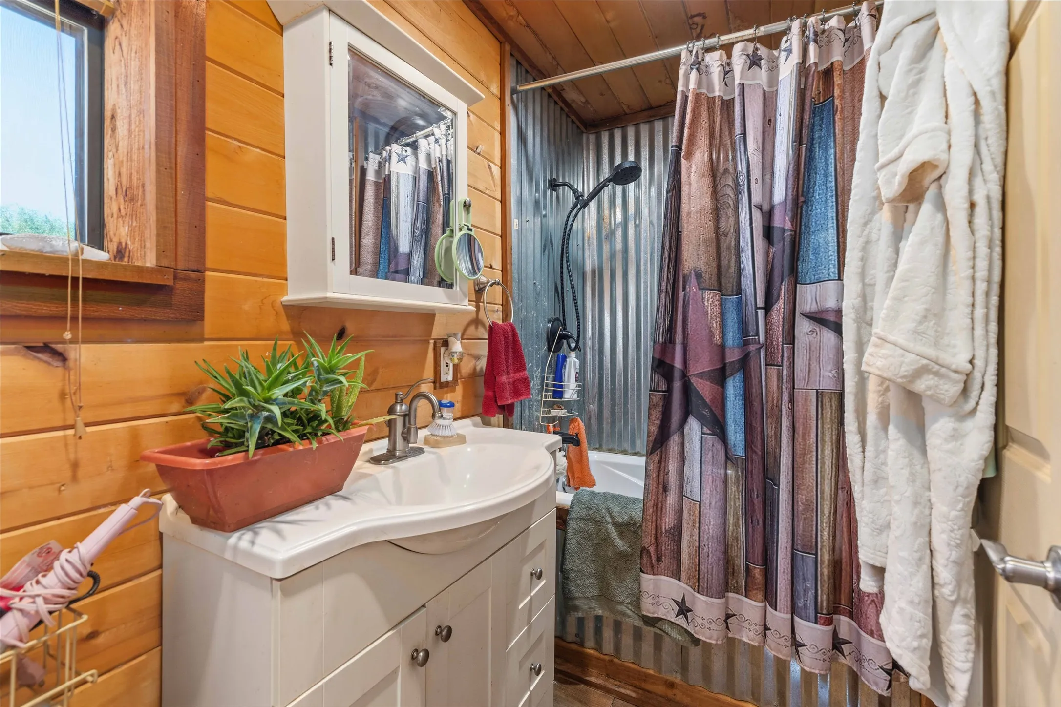 Single Family Residence For Sale in Brown County , 9486 Coppic Ranch Road, Brownwood, Texas 76801, 3 Bedroom, 3 Bathroom, Garage spaces, 1,550 Sqft, built in 0, mls#21363267, Real Estate Agent in Brownwood, Homes For Sale in Brown county, Homes For Sale in Brownwood, Realtor in Brownwood Texas, Real Estate Brokerage Independent Realty Texas, Luminita Cordes Realtor