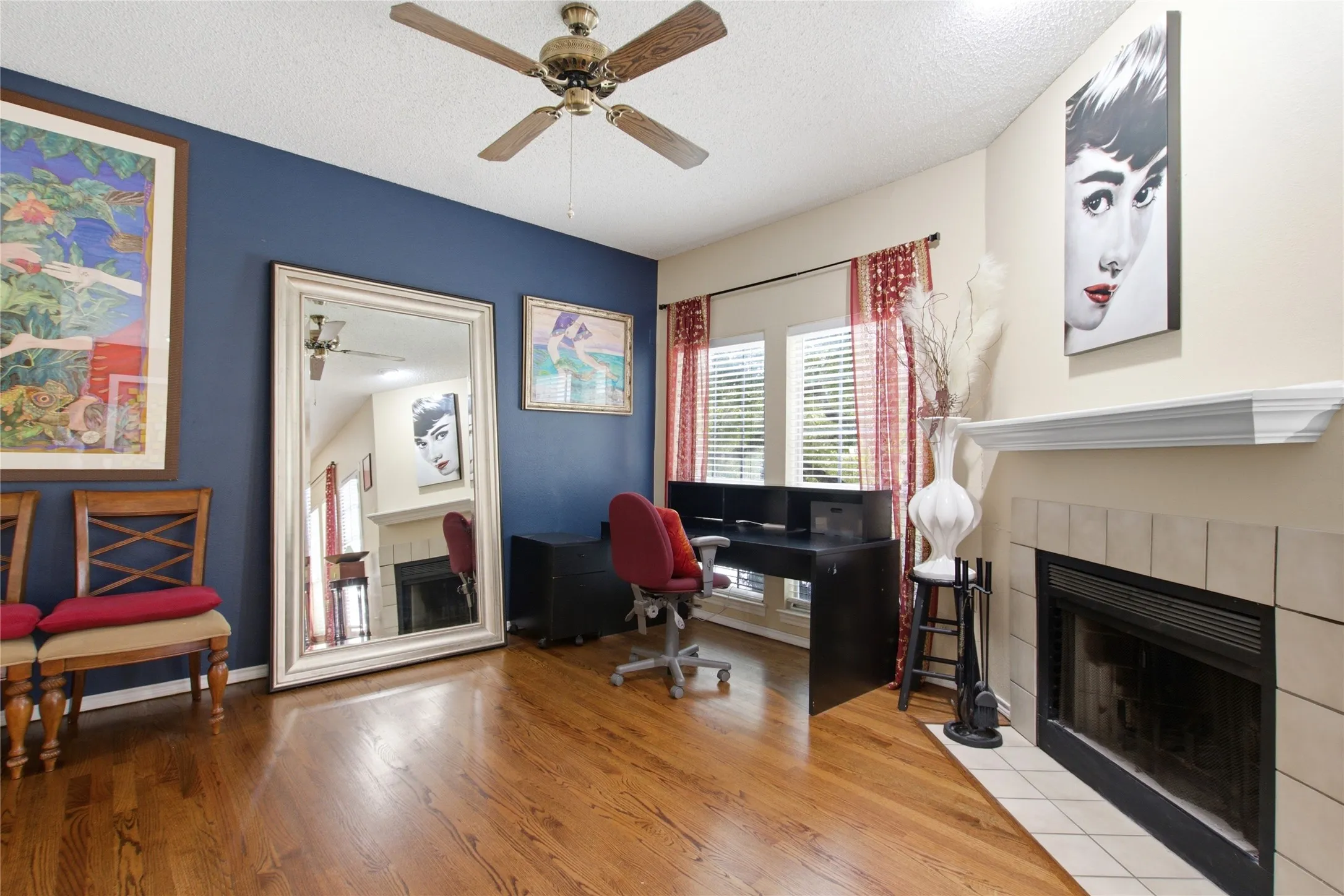 Single Family Residence For Sale in Dallas County , 14400 Montfort Drive 202, Dallas, Texas 75254, 2 Bedroom, 3 Bathroom, 1 Garage spaces, 1,179 Sqft, built in 1983, mls#21356433, Real Estate Agent in Dallas, Homes For Sale in Dallas county, Homes For Sale in Dallas, Realtor in Dallas Texas, Real Estate Brokerage Independent Realty Texas, Luminita Cordes Realtor