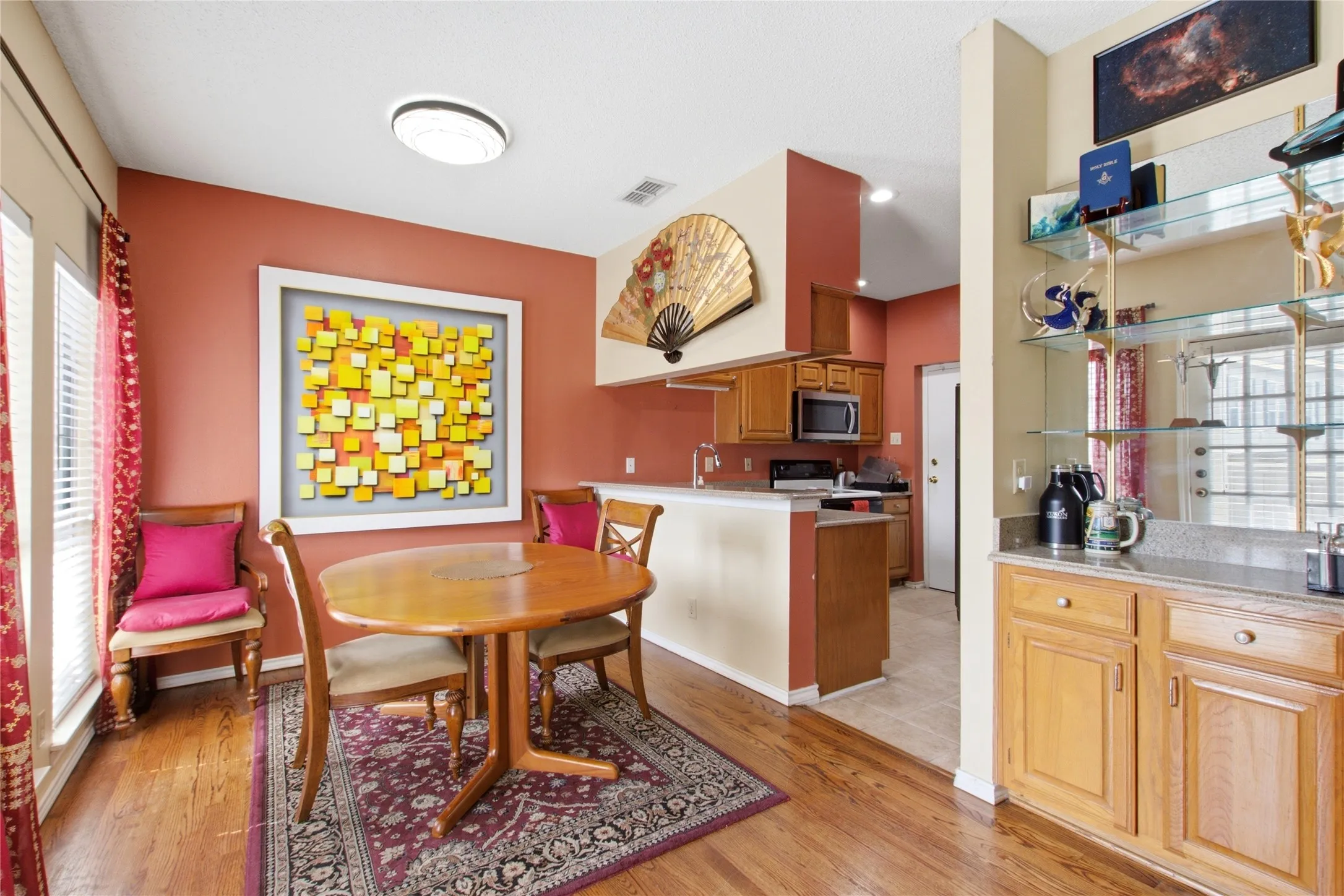 Single Family Residence For Sale in Dallas County , 14400 Montfort Drive 202, Dallas, Texas 75254, 2 Bedroom, 3 Bathroom, 1 Garage spaces, 1,179 Sqft, built in 1983, mls#21356433, Real Estate Agent in Dallas, Homes For Sale in Dallas county, Homes For Sale in Dallas, Realtor in Dallas Texas, Real Estate Brokerage Independent Realty Texas, Luminita Cordes Realtor