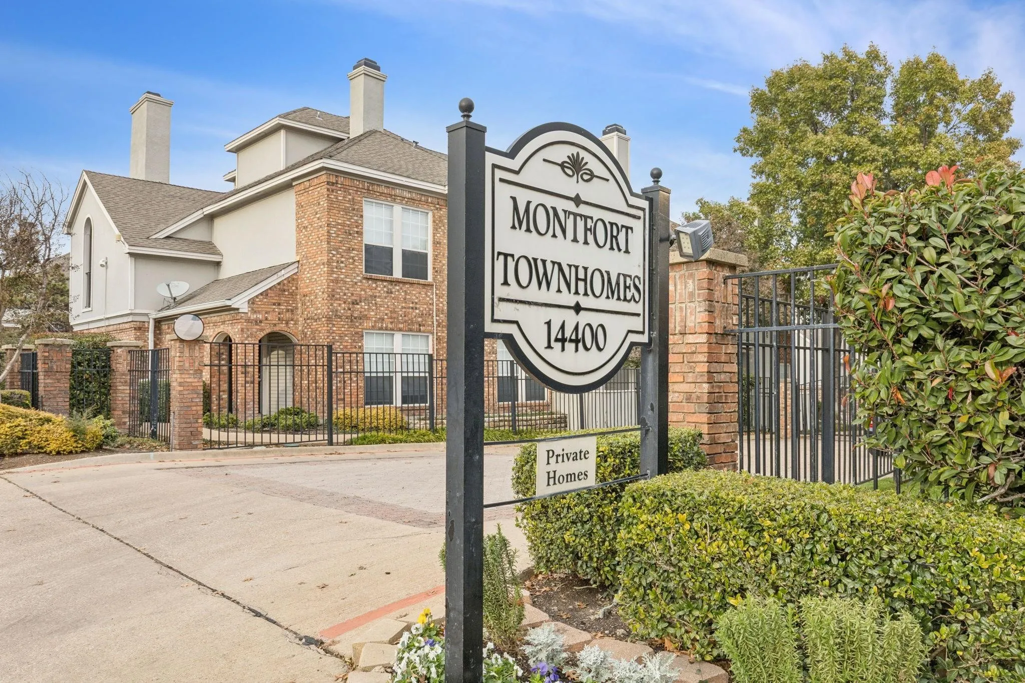 Single Family Residence For Sale in Dallas County , 14400 Montfort Drive 202, Dallas, Texas 75254, 2 Bedroom, 3 Bathroom, 1 Garage spaces, 1,179 Sqft, built in 1983, mls#21356433, Real Estate Agent in Dallas, Homes For Sale in Dallas county, Homes For Sale in Dallas, Realtor in Dallas Texas, Real Estate Brokerage Independent Realty Texas, Luminita Cordes Realtor