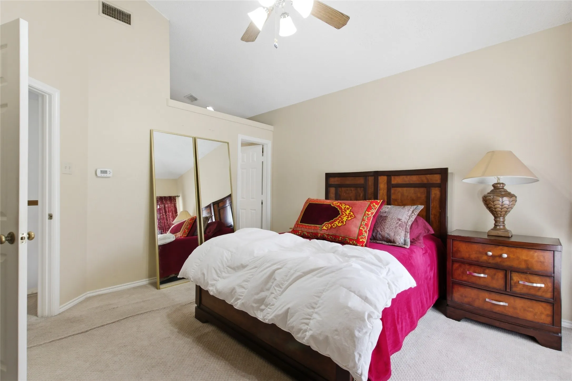 Single Family Residence For Sale in Dallas County , 14400 Montfort Drive 202, Dallas, Texas 75254, 2 Bedroom, 3 Bathroom, 1 Garage spaces, 1,179 Sqft, built in 1983, mls#21356433, Real Estate Agent in Dallas, Homes For Sale in Dallas county, Homes For Sale in Dallas, Realtor in Dallas Texas, Real Estate Brokerage Independent Realty Texas, Luminita Cordes Realtor