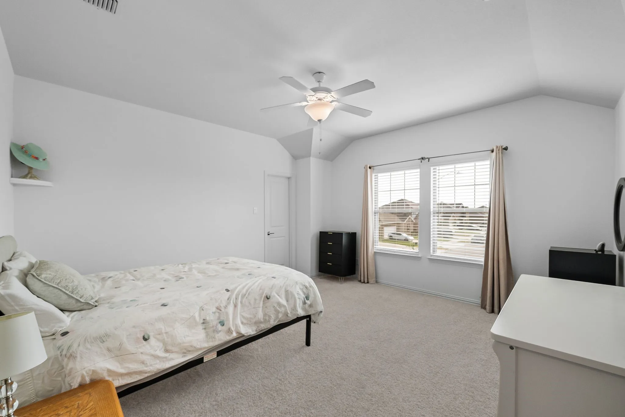 Single Family Residence For Sale in Tarrant County , 13445 Beem Trail, Fort Worth, Texas 76052, 4 Bedroom, 4 Bathroom, 2 Garage spaces, 2,702 Sqft, built in 2023, mls#21362348, Real Estate Agent in Fort Worth, Homes For Sale in Tarrant county, Homes For Sale in Fort Worth, Realtor in Fort Worth Texas, Real Estate Brokerage Independent Realty Texas, Luminita Cordes Realtor