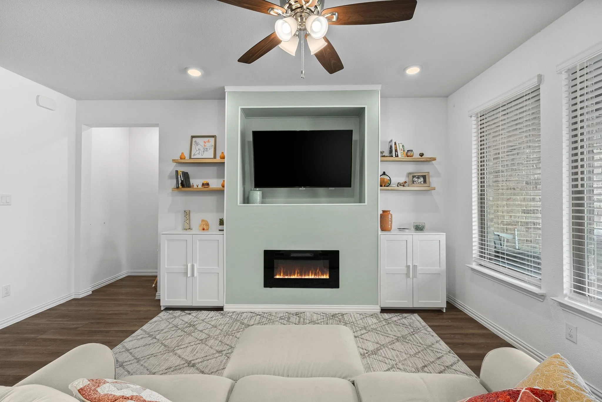 Single Family Residence For Sale in Tarrant County , 13445 Beem Trail, Fort Worth, Texas 76052, 4 Bedroom, 4 Bathroom, 2 Garage spaces, 2,702 Sqft, built in 2023, mls#21362348, Real Estate Agent in Fort Worth, Homes For Sale in Tarrant county, Homes For Sale in Fort Worth, Realtor in Fort Worth Texas, Real Estate Brokerage Independent Realty Texas, Luminita Cordes Realtor