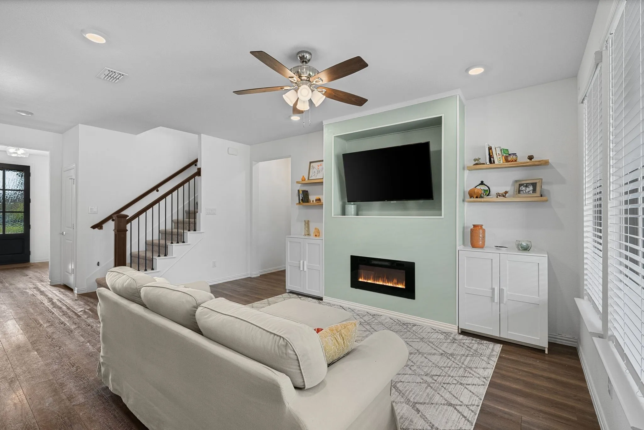 Single Family Residence For Sale in Tarrant County , 13445 Beem Trail, Fort Worth, Texas 76052, 4 Bedroom, 4 Bathroom, 2 Garage spaces, 2,702 Sqft, built in 2023, mls#21362348, Real Estate Agent in Fort Worth, Homes For Sale in Tarrant county, Homes For Sale in Fort Worth, Realtor in Fort Worth Texas, Real Estate Brokerage Independent Realty Texas, Luminita Cordes Realtor