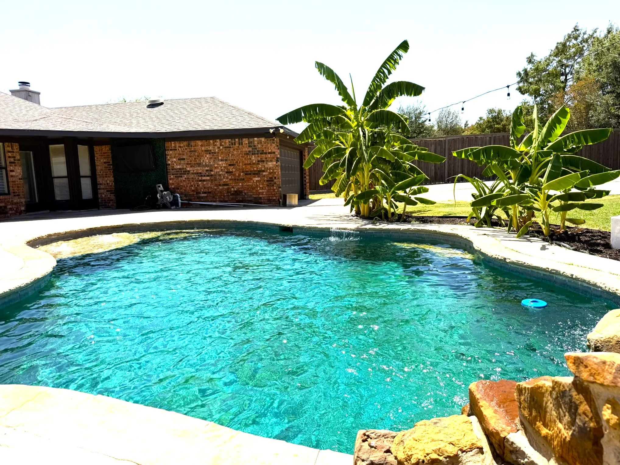 Single Family Residence For Sale in Denton County , 1621 Winter Park Lane, Lewisville, Texas 75077, 3 Bedroom, 2 Bathroom, 2 Garage spaces, 1,797 Sqft, built in 1986, mls#21367439, Real Estate Agent in Lewisville, Homes For Sale in Denton county, Homes For Sale in Lewisville, Realtor in Lewisville Texas, Real Estate Brokerage Independent Realty Texas, Luminita Cordes Realtor