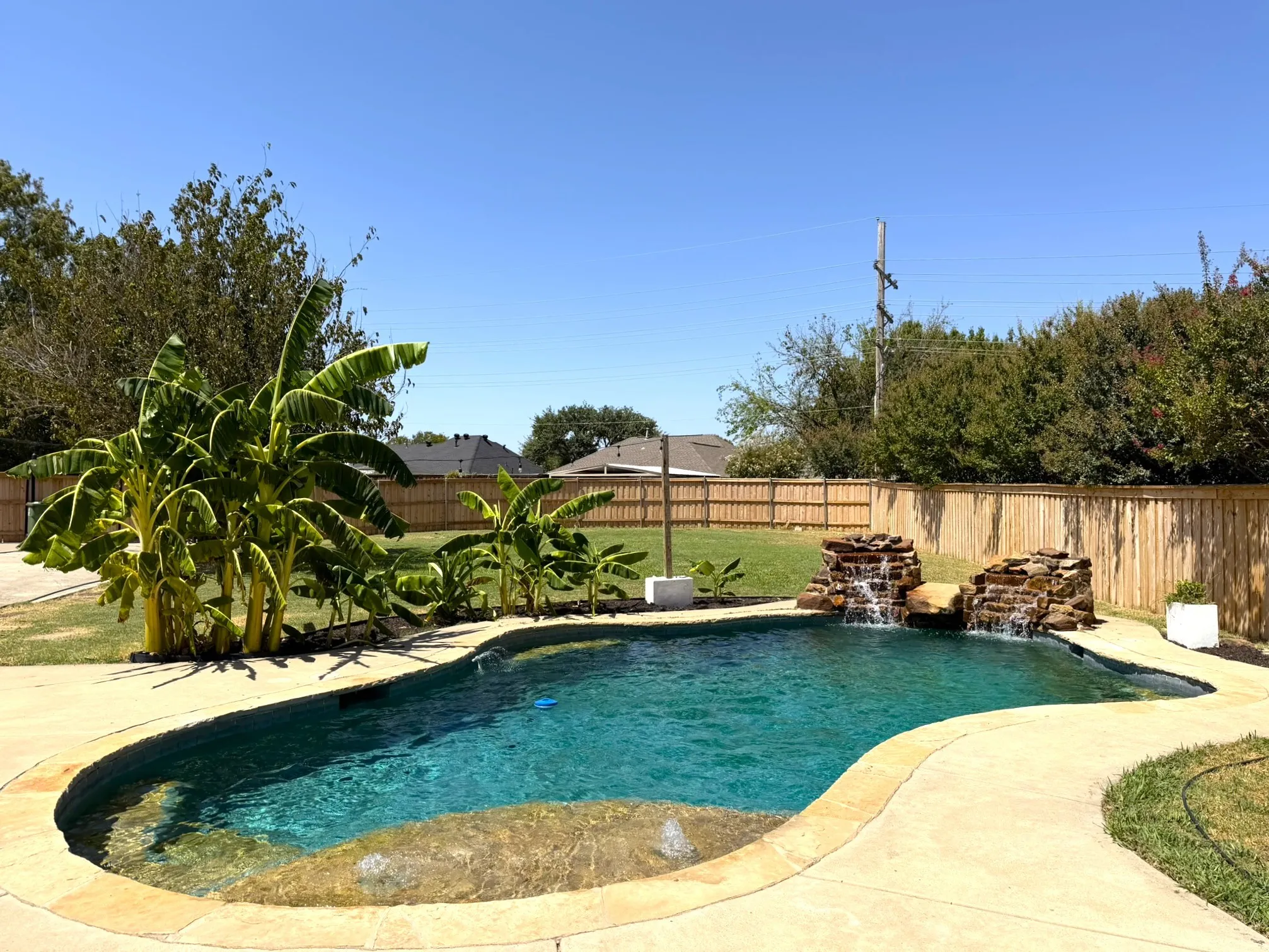 Single Family Residence For Sale in Denton County , 1621 Winter Park Lane, Lewisville, Texas 75077, 3 Bedroom, 2 Bathroom, 2 Garage spaces, 1,797 Sqft, built in 1986, mls#21367439, Real Estate Agent in Lewisville, Homes For Sale in Denton county, Homes For Sale in Lewisville, Realtor in Lewisville Texas, Real Estate Brokerage Independent Realty Texas, Luminita Cordes Realtor