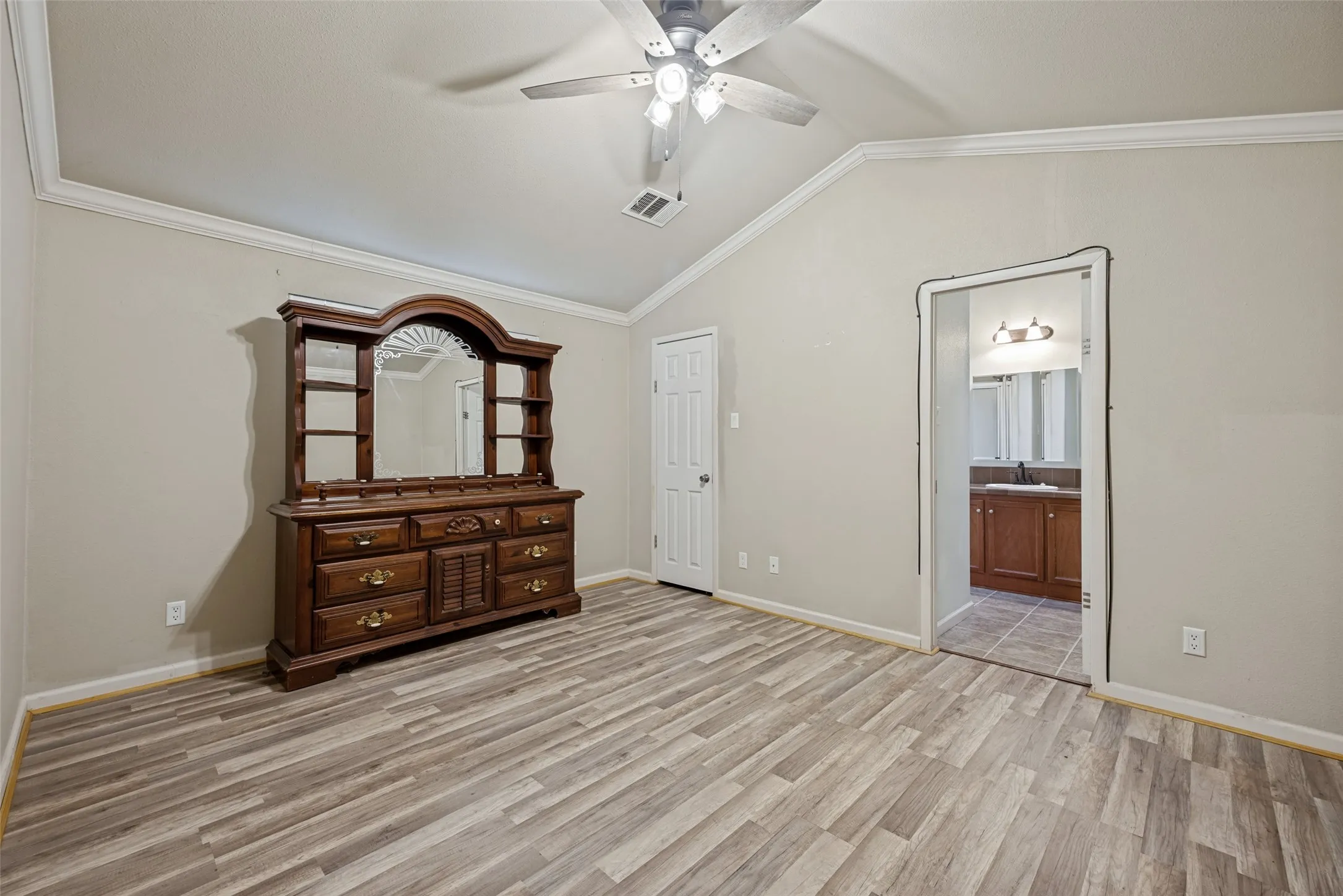 Mobile Home For Sale in Grayson County , 620 Pennell Road, Sherman, Texas 75090, 3 Bedroom, 2 Bathroom, Garage spaces, 1,095 Sqft, built in 2010, mls#21366890, Real Estate Agent in Sherman, Homes For Sale in Grayson county, Homes For Sale in Sherman, Realtor in Sherman Texas, Real Estate Brokerage Independent Realty Texas, Luminita Cordes Realtor