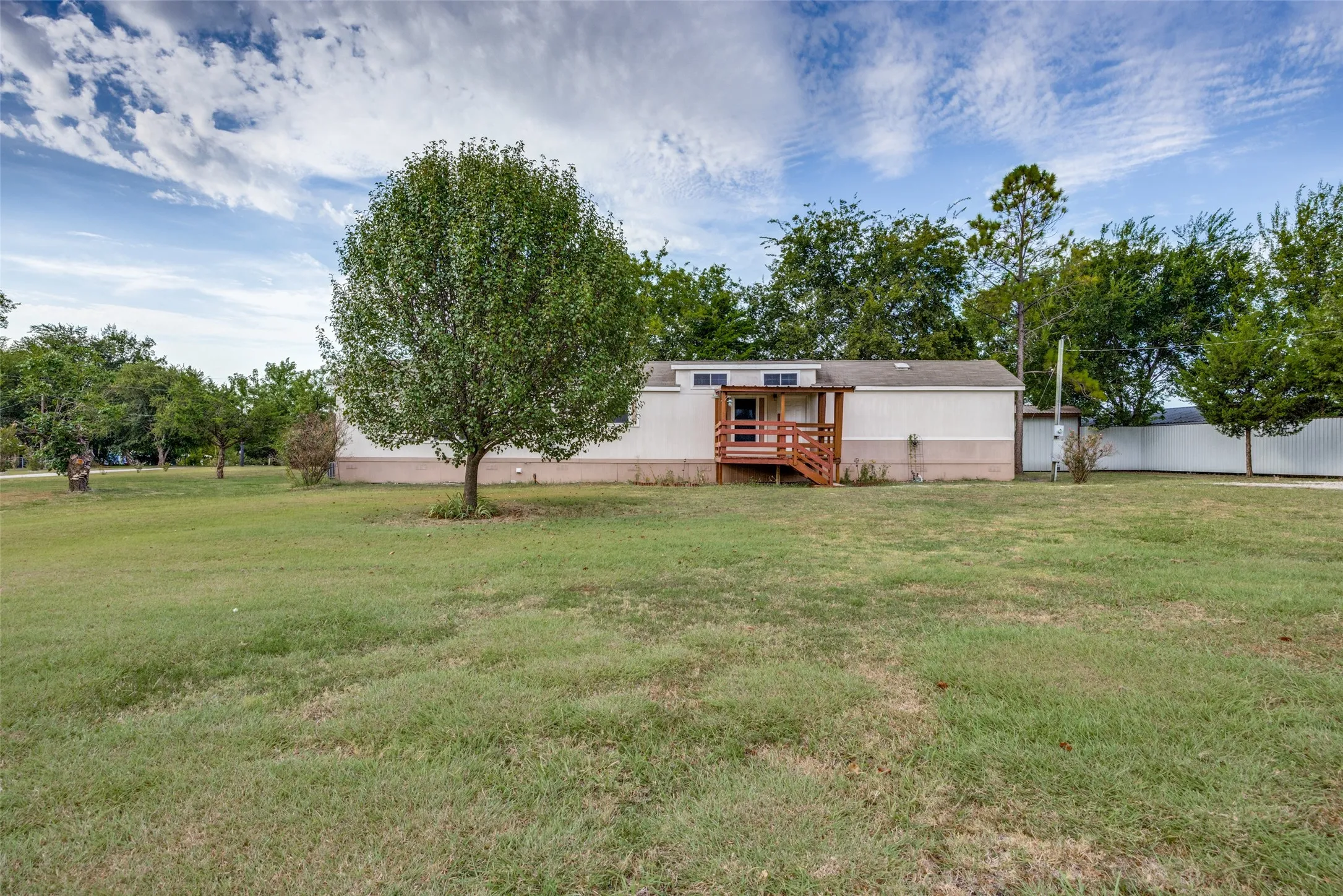 Mobile Home For Sale in Grayson County , 620 Pennell Road, Sherman, Texas 75090, 3 Bedroom, 2 Bathroom, Garage spaces, 1,095 Sqft, built in 2010, mls#21366890, Real Estate Agent in Sherman, Homes For Sale in Grayson county, Homes For Sale in Sherman, Realtor in Sherman Texas, Real Estate Brokerage Independent Realty Texas, Luminita Cordes Realtor