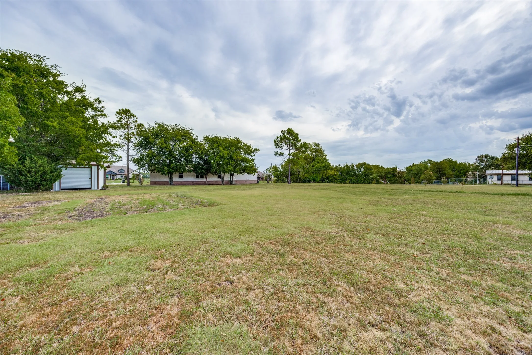 Mobile Home For Sale in Grayson County , 620 Pennell Road, Sherman, Texas 75090, 3 Bedroom, 2 Bathroom, Garage spaces, 1,095 Sqft, built in 2010, mls#21366890, Real Estate Agent in Sherman, Homes For Sale in Grayson county, Homes For Sale in Sherman, Realtor in Sherman Texas, Real Estate Brokerage Independent Realty Texas, Luminita Cordes Realtor