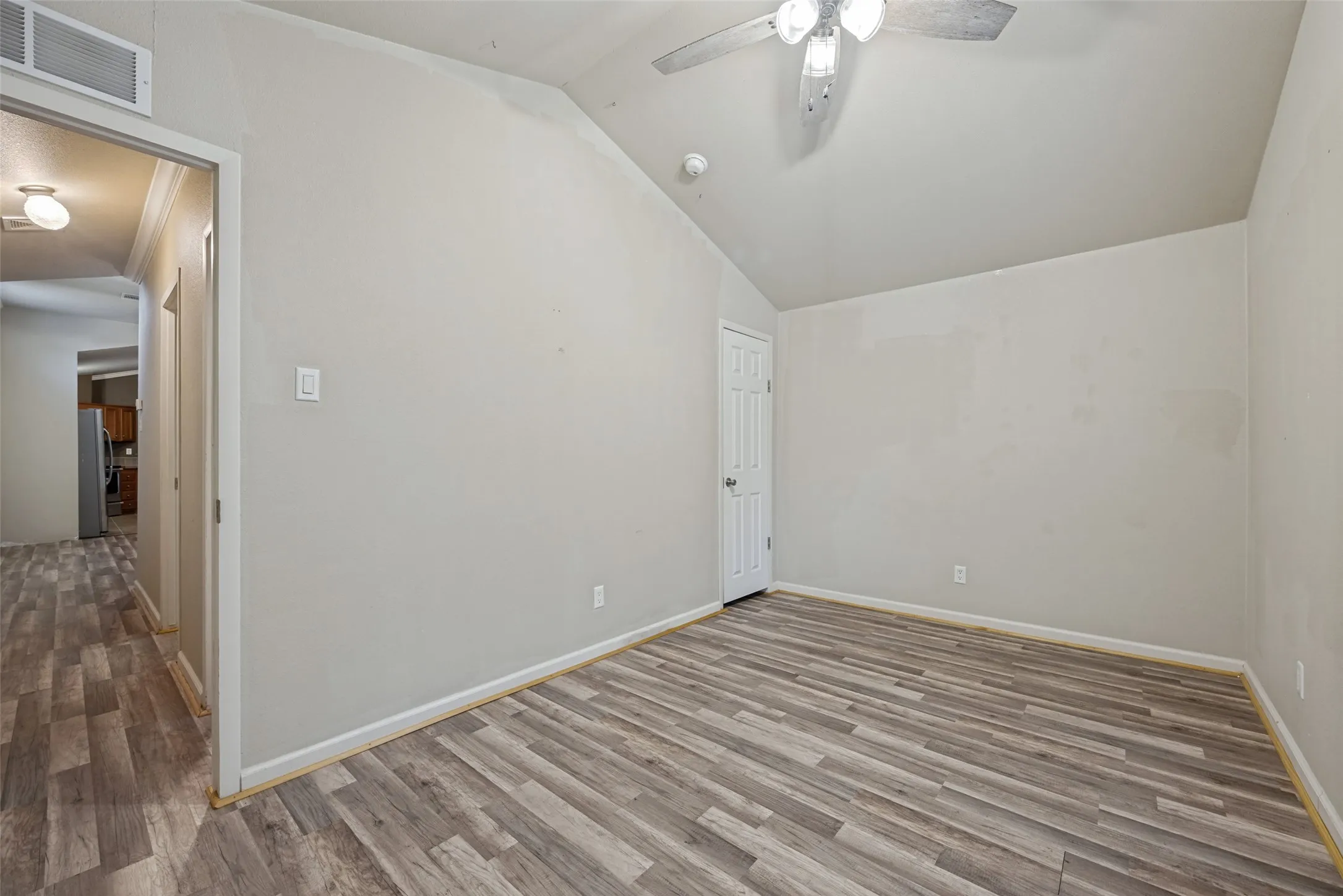 Mobile Home For Sale in Grayson County , 620 Pennell Road, Sherman, Texas 75090, 3 Bedroom, 2 Bathroom, Garage spaces, 1,095 Sqft, built in 2010, mls#21366890, Real Estate Agent in Sherman, Homes For Sale in Grayson county, Homes For Sale in Sherman, Realtor in Sherman Texas, Real Estate Brokerage Independent Realty Texas, Luminita Cordes Realtor