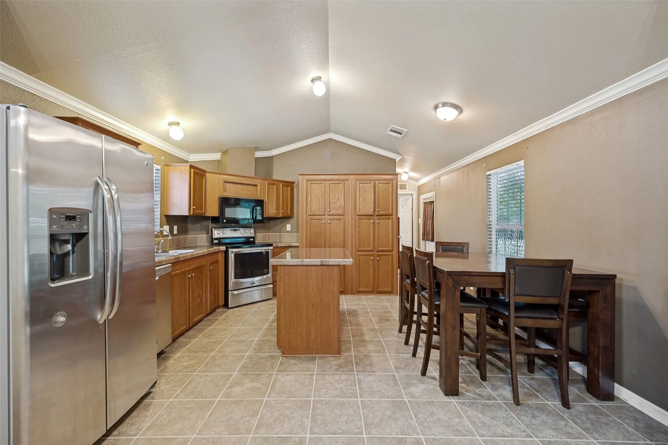 Mobile Home For Sale in Grayson County , 620 Pennell Road, Sherman, Texas 75090, 3 Bedroom, 2 Bathroom, Garage spaces, 1,095 Sqft, built in 2010, mls#21366890, Real Estate Agent in Sherman, Homes For Sale in Grayson county, Homes For Sale in Sherman, Realtor in Sherman Texas, Real Estate Brokerage Independent Realty Texas, Luminita Cordes Realtor