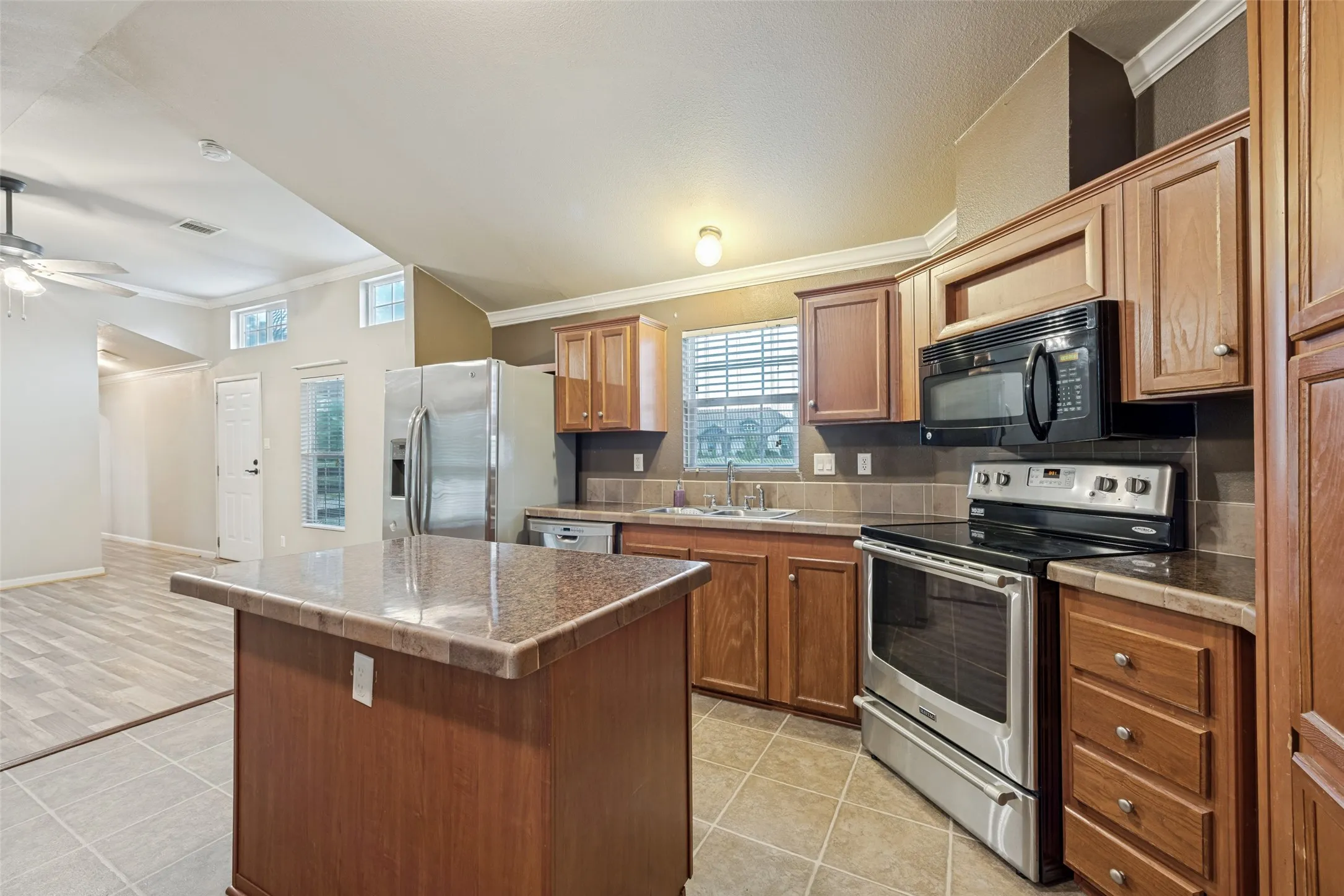 Mobile Home For Sale in Grayson County , 620 Pennell Road, Sherman, Texas 75090, 3 Bedroom, 2 Bathroom, Garage spaces, 1,095 Sqft, built in 2010, mls#21366890, Real Estate Agent in Sherman, Homes For Sale in Grayson county, Homes For Sale in Sherman, Realtor in Sherman Texas, Real Estate Brokerage Independent Realty Texas, Luminita Cordes Realtor