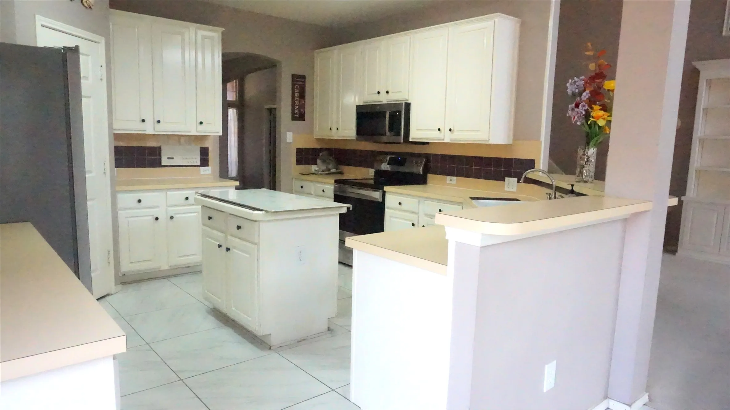 Single Family Residence For Sale in Denton County , 1200 Winnipeg Drive, Lewisville, Texas 75077, 4 Bedroom, 3 Bathroom, 2 Garage spaces, 3,477 Sqft, built in 1995, mls#21362899, Real Estate Agent in Lewisville, Homes For Sale in Denton county, Homes For Sale in Lewisville, Realtor in Lewisville Texas, Real Estate Brokerage Independent Realty Texas, Luminita Cordes Realtor