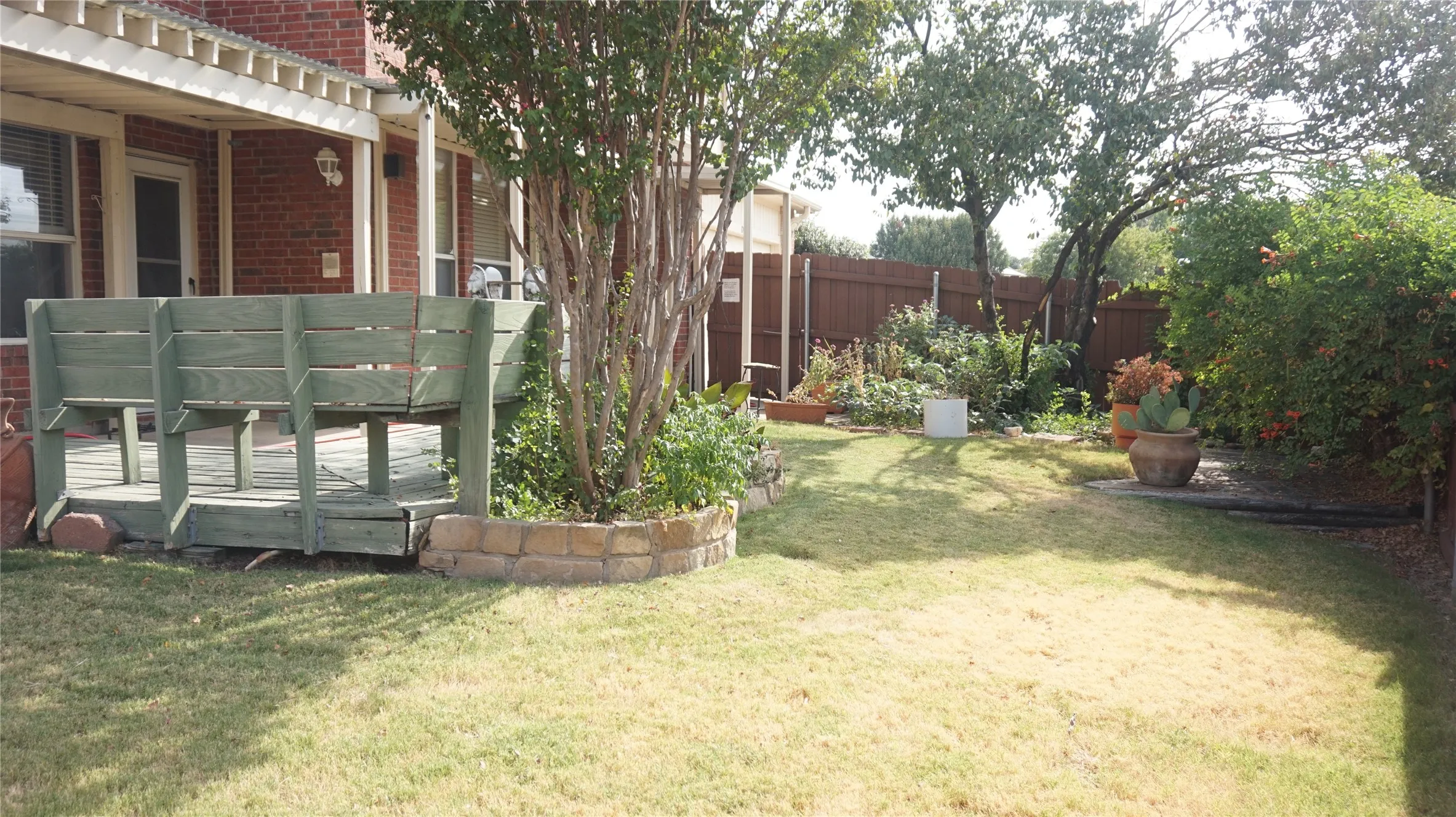Single Family Residence For Sale in Denton County , 1200 Winnipeg Drive, Lewisville, Texas 75077, 4 Bedroom, 3 Bathroom, 2 Garage spaces, 3,477 Sqft, built in 1995, mls#21362899, Real Estate Agent in Lewisville, Homes For Sale in Denton county, Homes For Sale in Lewisville, Realtor in Lewisville Texas, Real Estate Brokerage Independent Realty Texas, Luminita Cordes Realtor