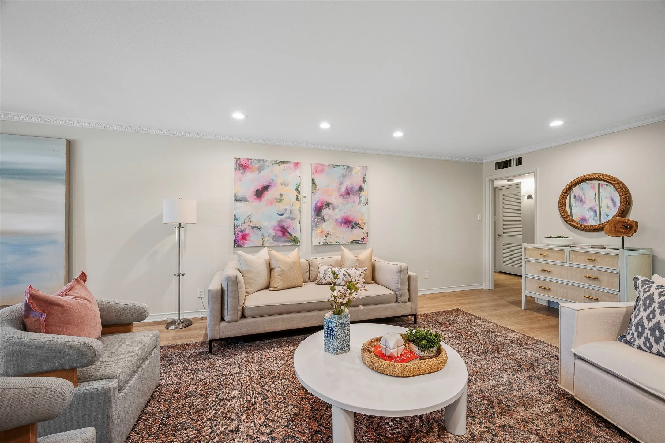 Condominium For Sale in Dallas County , 6226 Bandera Avenue C, Dallas, Texas 75225, 2 Bedroom, 2 Bathroom, Garage spaces, 1,939 Sqft, built in 1958, mls#21367483, Real Estate Agent in Dallas, Homes For Sale in Dallas county, Homes For Sale in Dallas, Realtor in Dallas Texas, Real Estate Brokerage Independent Realty Texas, Luminita Cordes Realtor