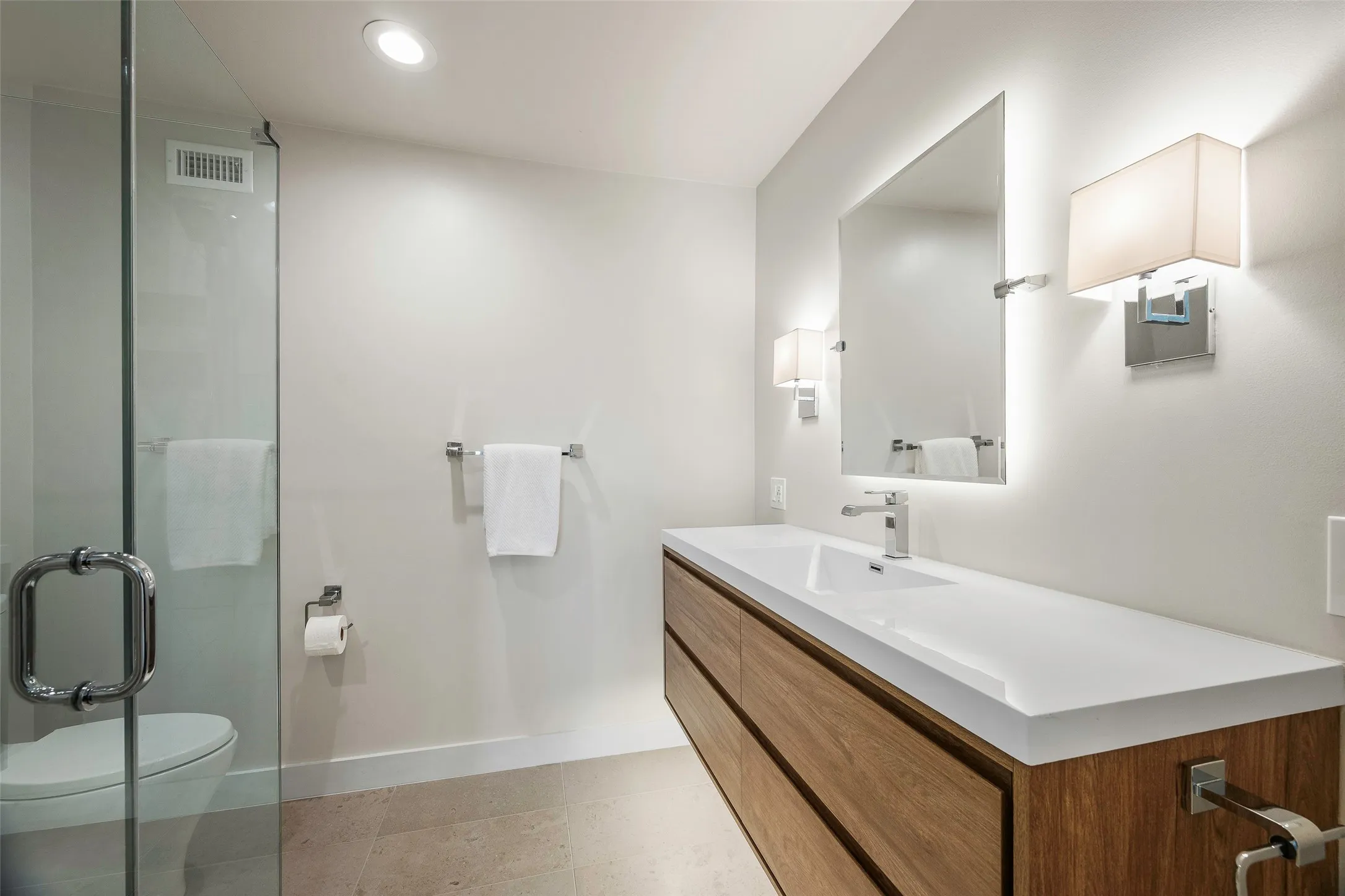Condominium For Sale in Dallas County , 6226 Bandera Avenue C, Dallas, Texas 75225, 2 Bedroom, 2 Bathroom, Garage spaces, 1,939 Sqft, built in 1958, mls#21367483, Real Estate Agent in Dallas, Homes For Sale in Dallas county, Homes For Sale in Dallas, Realtor in Dallas Texas, Real Estate Brokerage Independent Realty Texas, Luminita Cordes Realtor