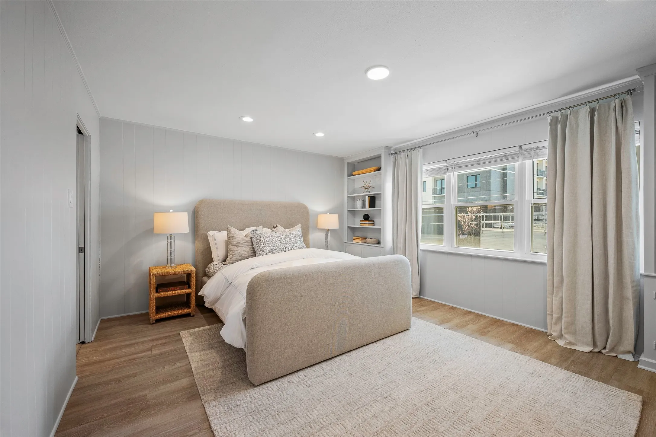 Condominium For Sale in Dallas County , 6226 Bandera Avenue C, Dallas, Texas 75225, 2 Bedroom, 2 Bathroom, Garage spaces, 1,939 Sqft, built in 1958, mls#21367483, Real Estate Agent in Dallas, Homes For Sale in Dallas county, Homes For Sale in Dallas, Realtor in Dallas Texas, Real Estate Brokerage Independent Realty Texas, Luminita Cordes Realtor