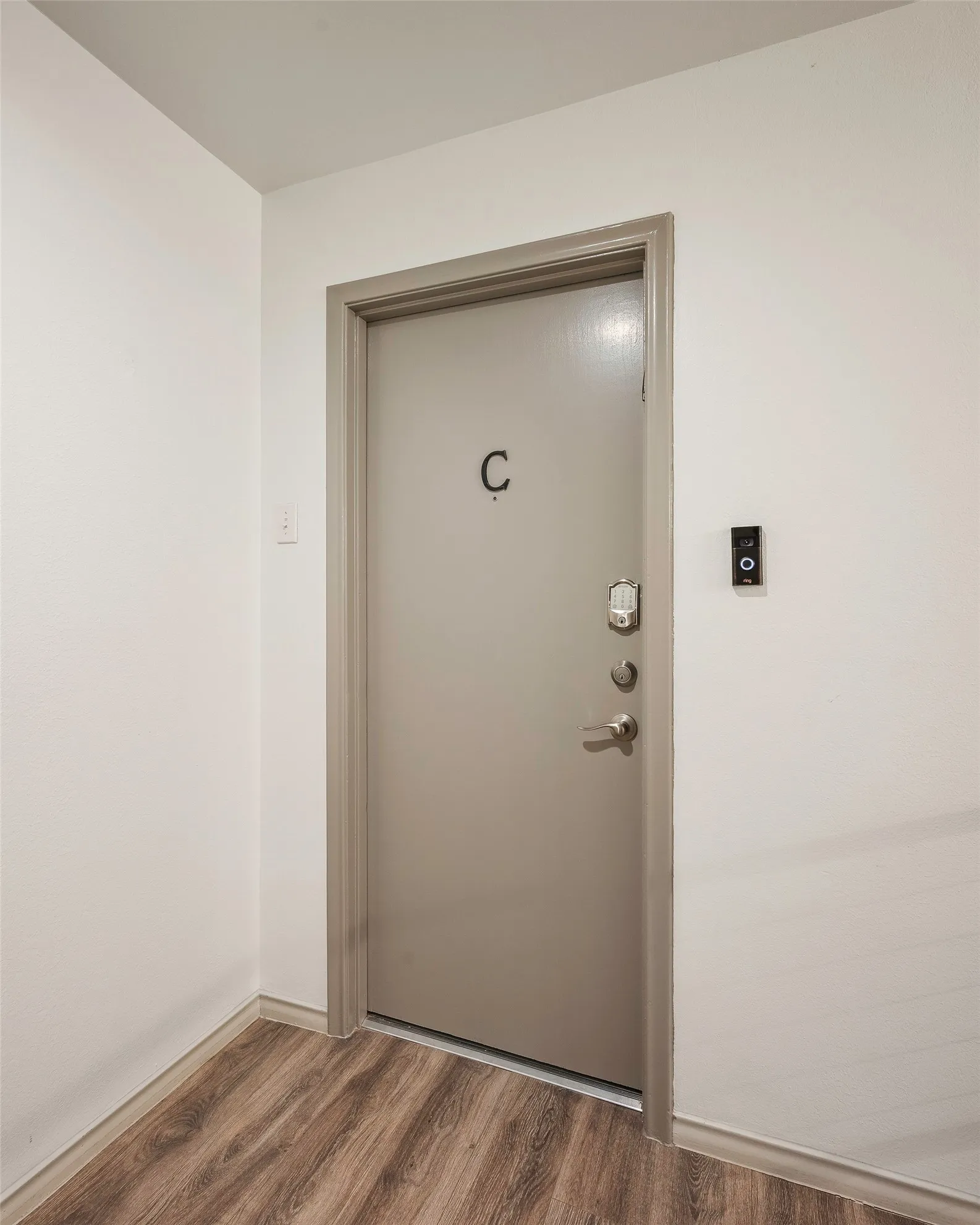 Condominium For Sale in Dallas County , 6226 Bandera Avenue C, Dallas, Texas 75225, 2 Bedroom, 2 Bathroom, Garage spaces, 1,939 Sqft, built in 1958, mls#21367483, Real Estate Agent in Dallas, Homes For Sale in Dallas county, Homes For Sale in Dallas, Realtor in Dallas Texas, Real Estate Brokerage Independent Realty Texas, Luminita Cordes Realtor