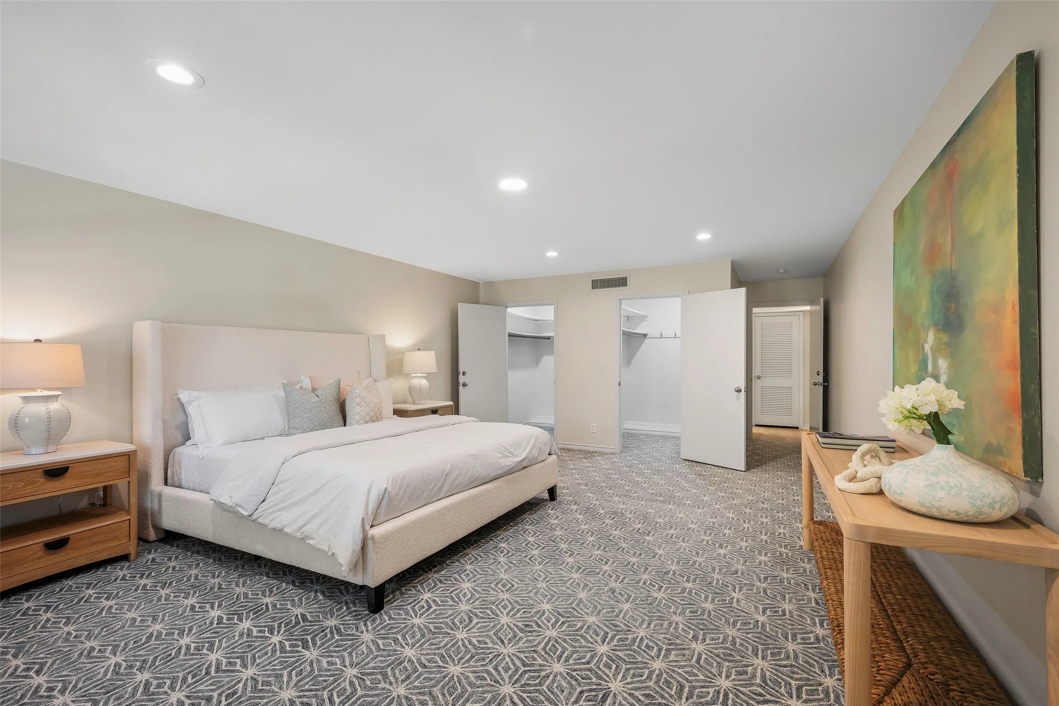 Condominium For Sale in Dallas County , 6226 Bandera Avenue C, Dallas, Texas 75225, 2 Bedroom, 2 Bathroom, Garage spaces, 1,939 Sqft, built in 1958, mls#21367483, Real Estate Agent in Dallas, Homes For Sale in Dallas county, Homes For Sale in Dallas, Realtor in Dallas Texas, Real Estate Brokerage Independent Realty Texas, Luminita Cordes Realtor
