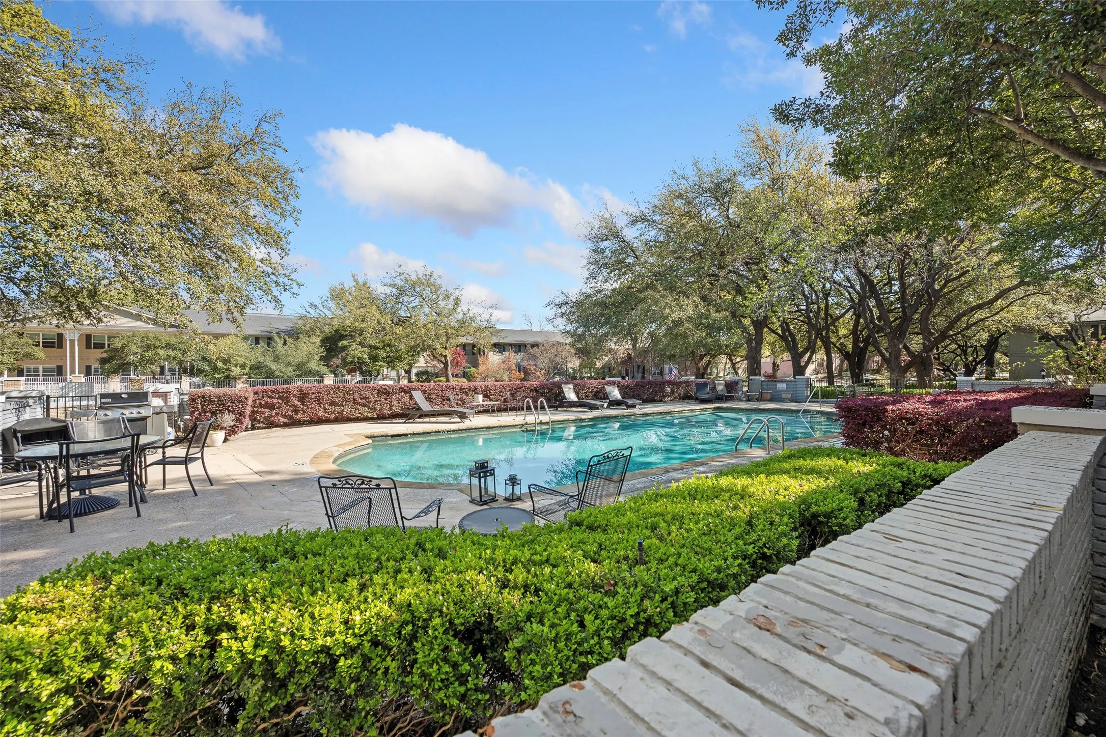 Condominium For Sale in Dallas County , 6226 Bandera Avenue C, Dallas, Texas 75225, 2 Bedroom, 2 Bathroom, Garage spaces, 1,939 Sqft, built in 1958, mls#21367483, Real Estate Agent in Dallas, Homes For Sale in Dallas county, Homes For Sale in Dallas, Realtor in Dallas Texas, Real Estate Brokerage Independent Realty Texas, Luminita Cordes Realtor
