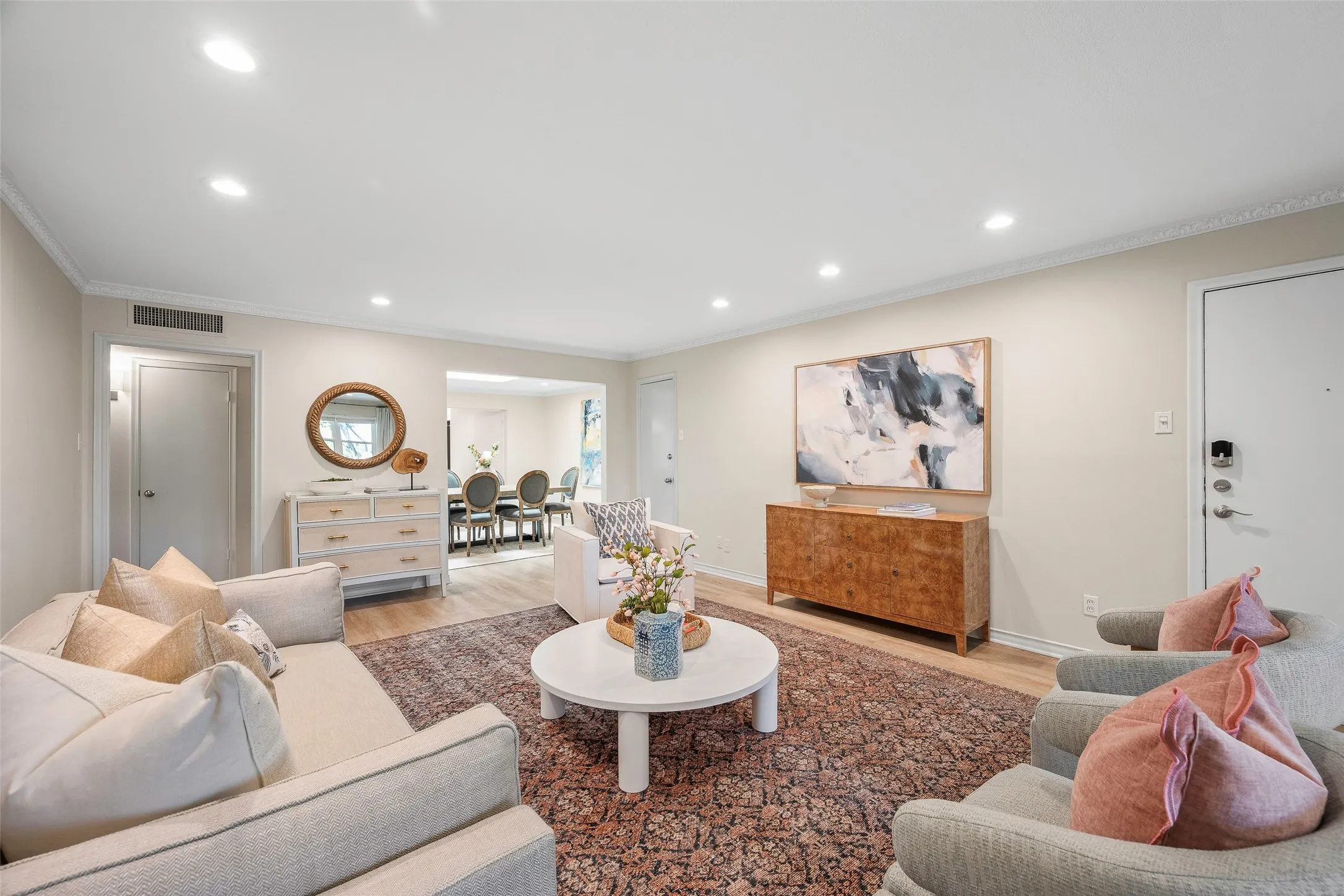 Condominium For Sale in Dallas County , 6226 Bandera Avenue C, Dallas, Texas 75225, 2 Bedroom, 2 Bathroom, Garage spaces, 1,939 Sqft, built in 1958, mls#21367483, Real Estate Agent in Dallas, Homes For Sale in Dallas county, Homes For Sale in Dallas, Realtor in Dallas Texas, Real Estate Brokerage Independent Realty Texas, Luminita Cordes Realtor