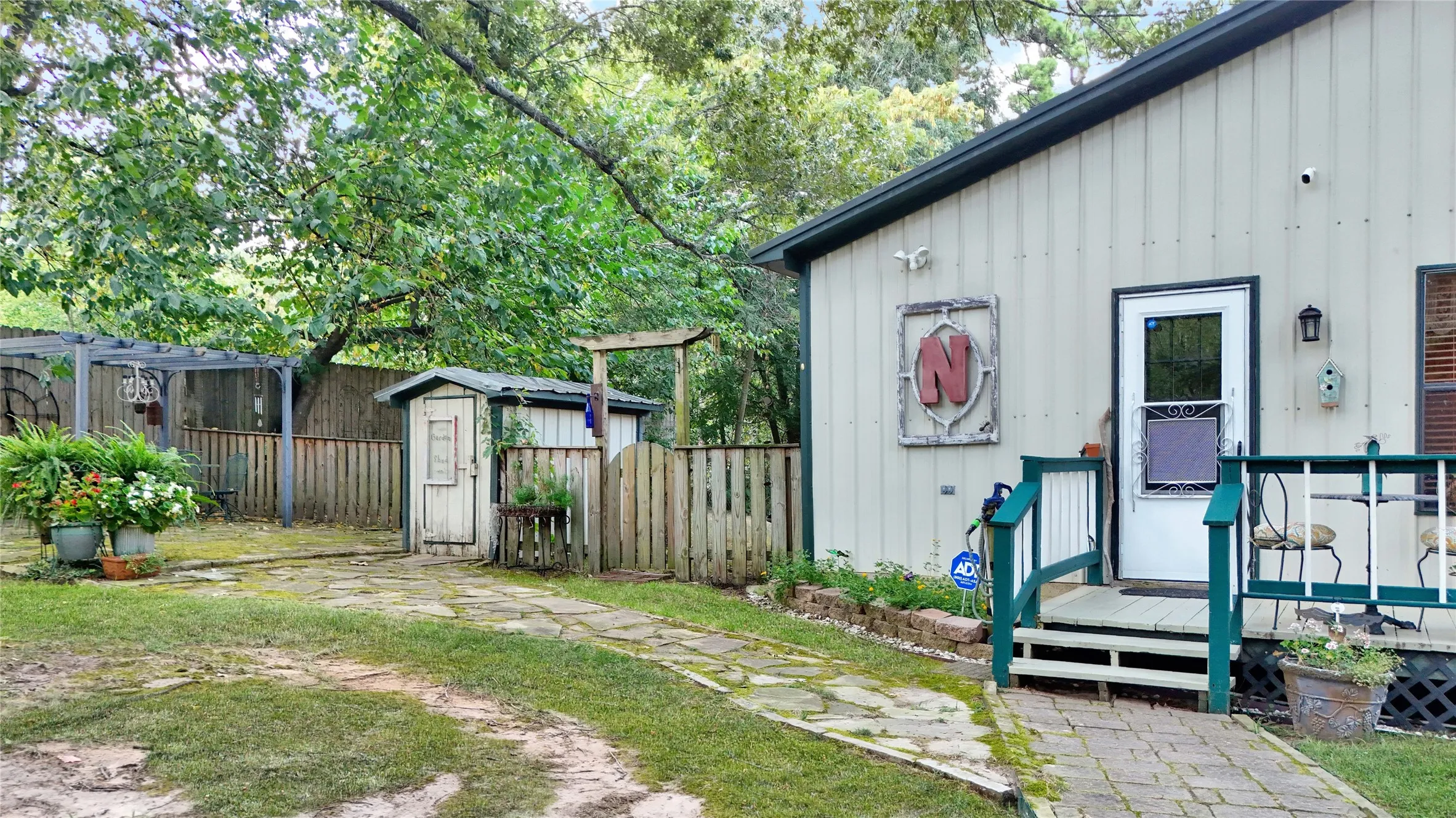 Single Family Residence For Sale in Lamar County , 1308 W FM 906, Powderly, Texas 75473, 3 Bedroom, 2 Bathroom, Garage spaces, 1,456 Sqft, built in 1999, mls#21362848, Real Estate Agent in Powderly, Homes For Sale in Lamar county, Homes For Sale in Powderly, Realtor in Powderly Texas, Real Estate Brokerage Independent Realty Texas, Luminita Cordes Realtor