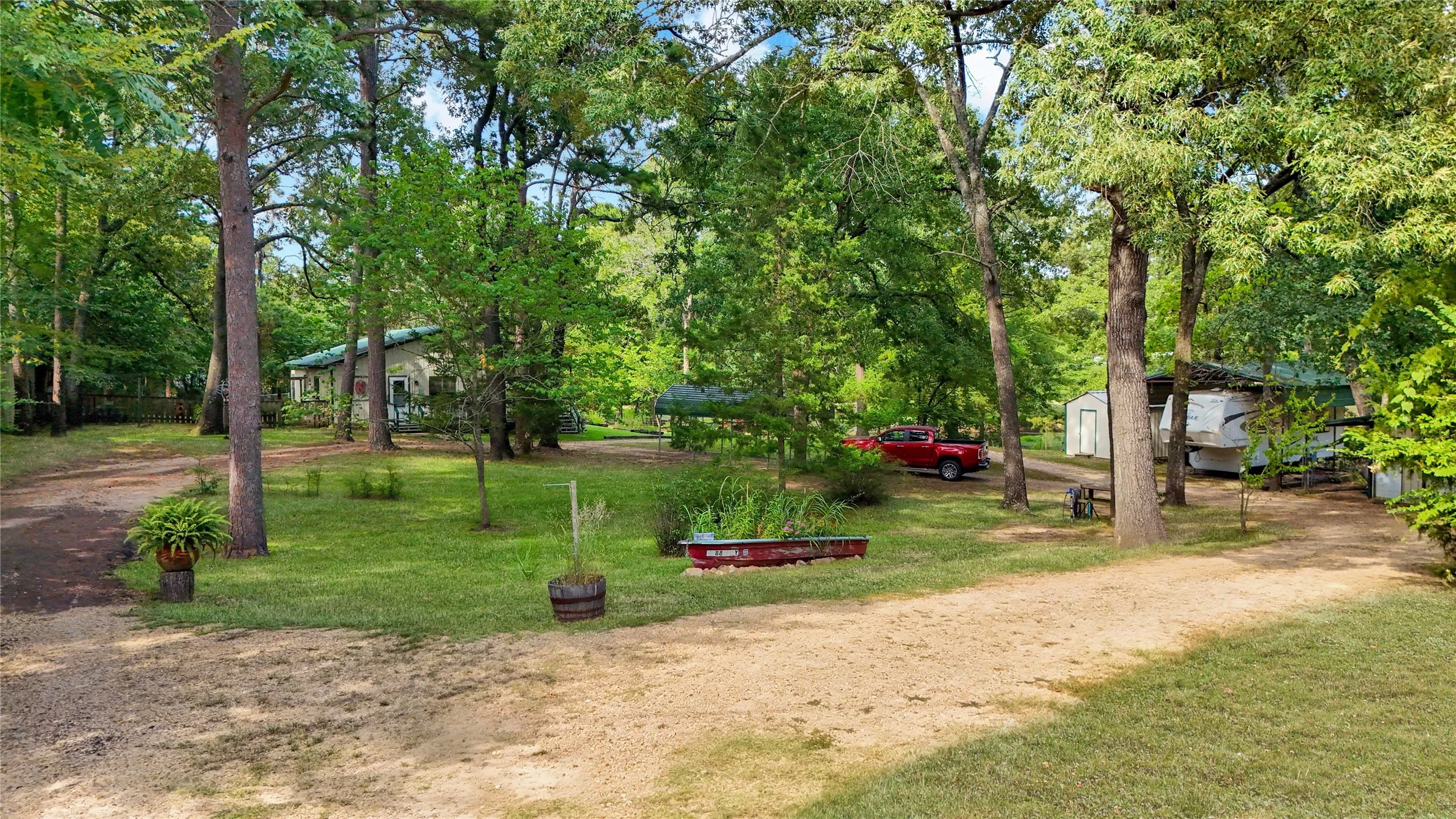 Single Family Residence For Sale in Lamar County , 1308 W FM 906, Powderly, Texas 75473, 3 Bedroom, 2 Bathroom, Garage spaces, 1,456 Sqft, built in 1999, mls#21362848, Real Estate Agent in Powderly, Homes For Sale in Lamar county, Homes For Sale in Powderly, Realtor in Powderly Texas, Real Estate Brokerage Independent Realty Texas, Luminita Cordes Realtor