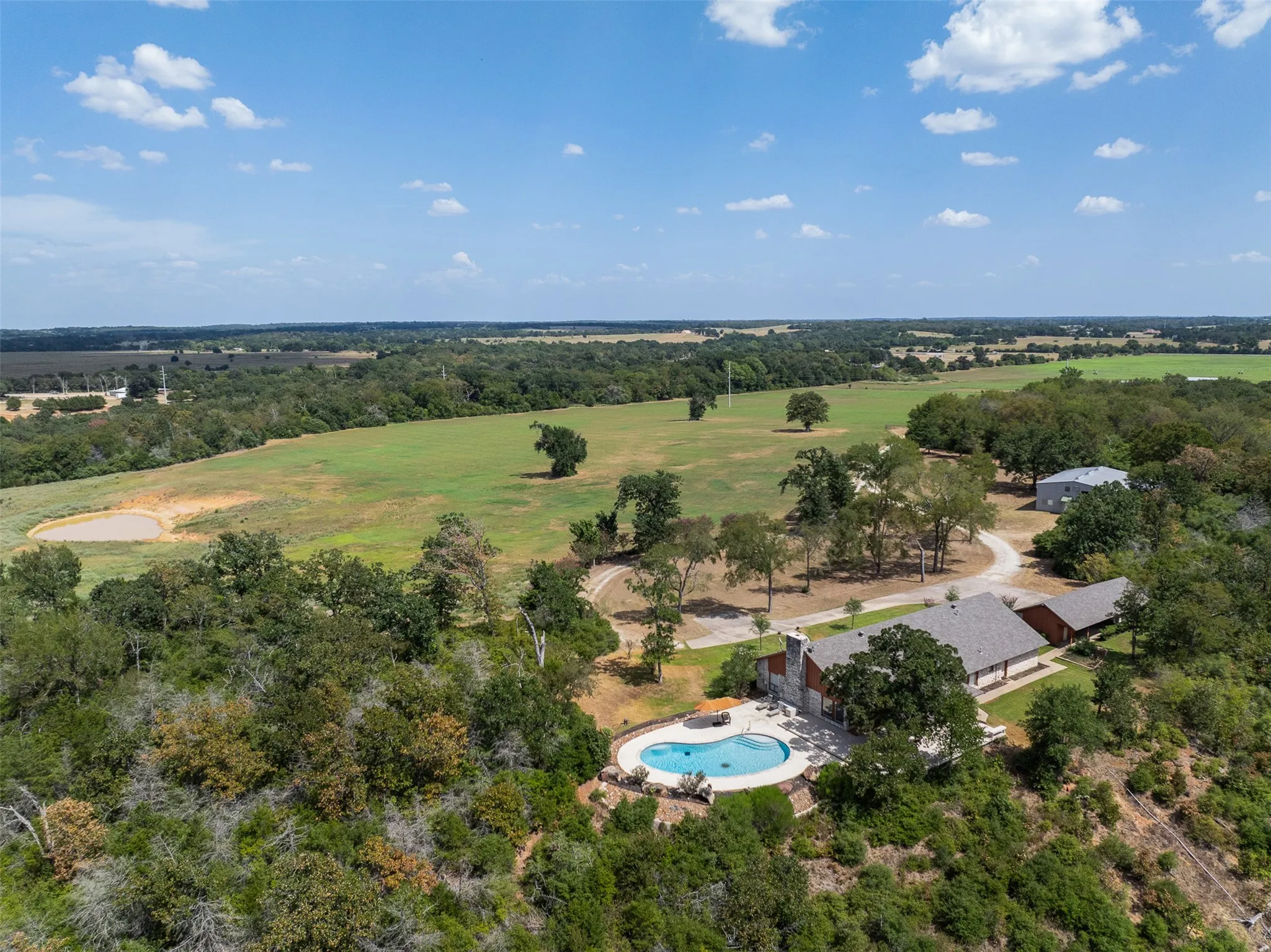 Farm For Sale in Robertson County , 4732 W US Highway 79, Franklin, Texas 77856, 4 Bedroom, 3 Bathroom, Garage spaces, 3,391 Sqft, built in 1985, mls#21355727, Real Estate Agent in Franklin, Homes For Sale in Robertson county, Homes For Sale in Franklin, Realtor in Franklin Texas, Real Estate Brokerage Independent Realty Texas, Luminita Cordes Realtor