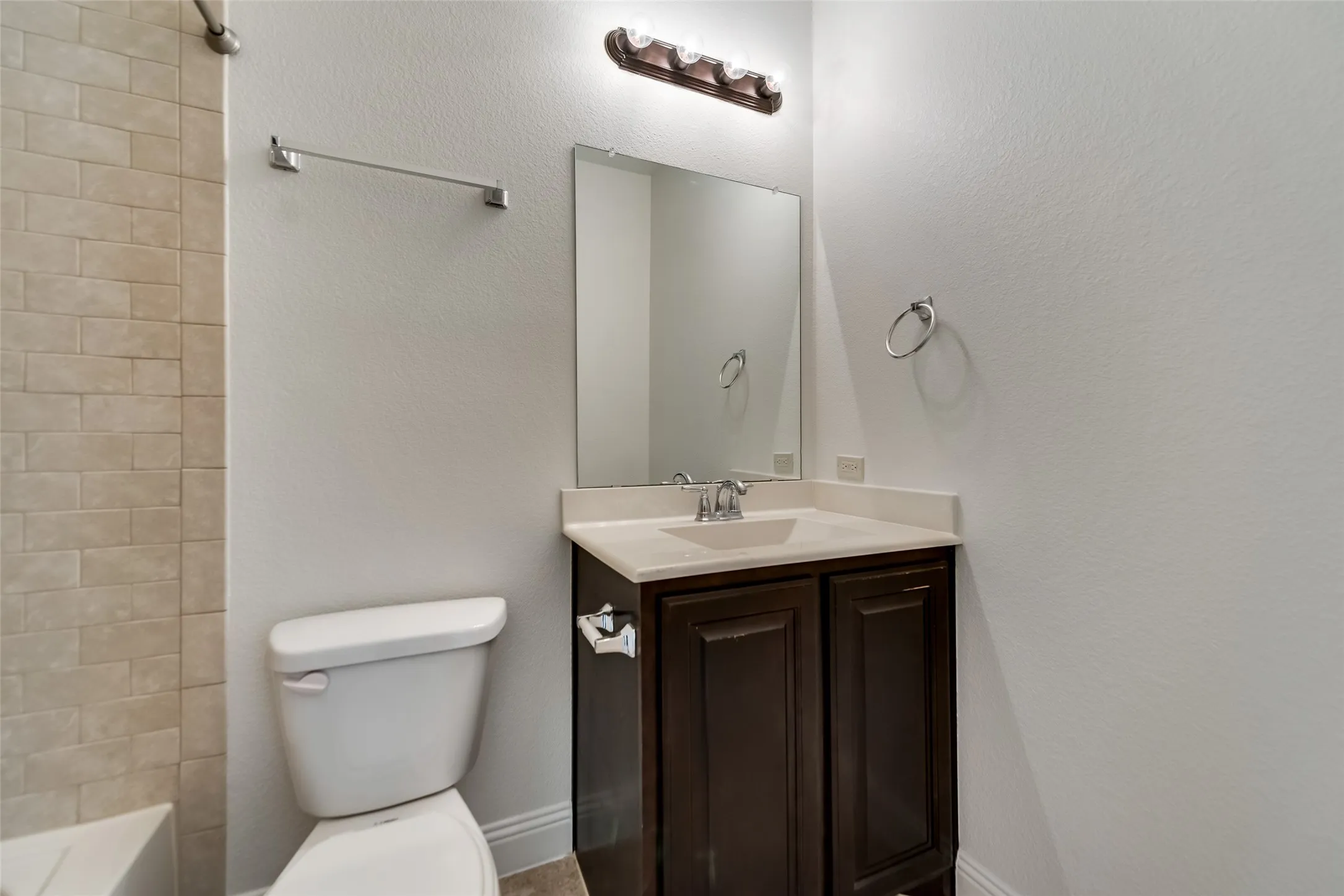 Townhouse For Rent in Collin County , 5745 Headquarters Drive, Plano, Texas 75024, 3 Bedroom, 4 Bathroom, 2 Garage spaces, 1,985 Sqft, built in 2012, mls#21367488, Real Estate Agent in Plano, Homes For Rent in Collin county, Homes For Rent in Plano, Realtor in Plano Texas, Real Estate Brokerage Independent Realty Texas, Luminita Cordes Realtor