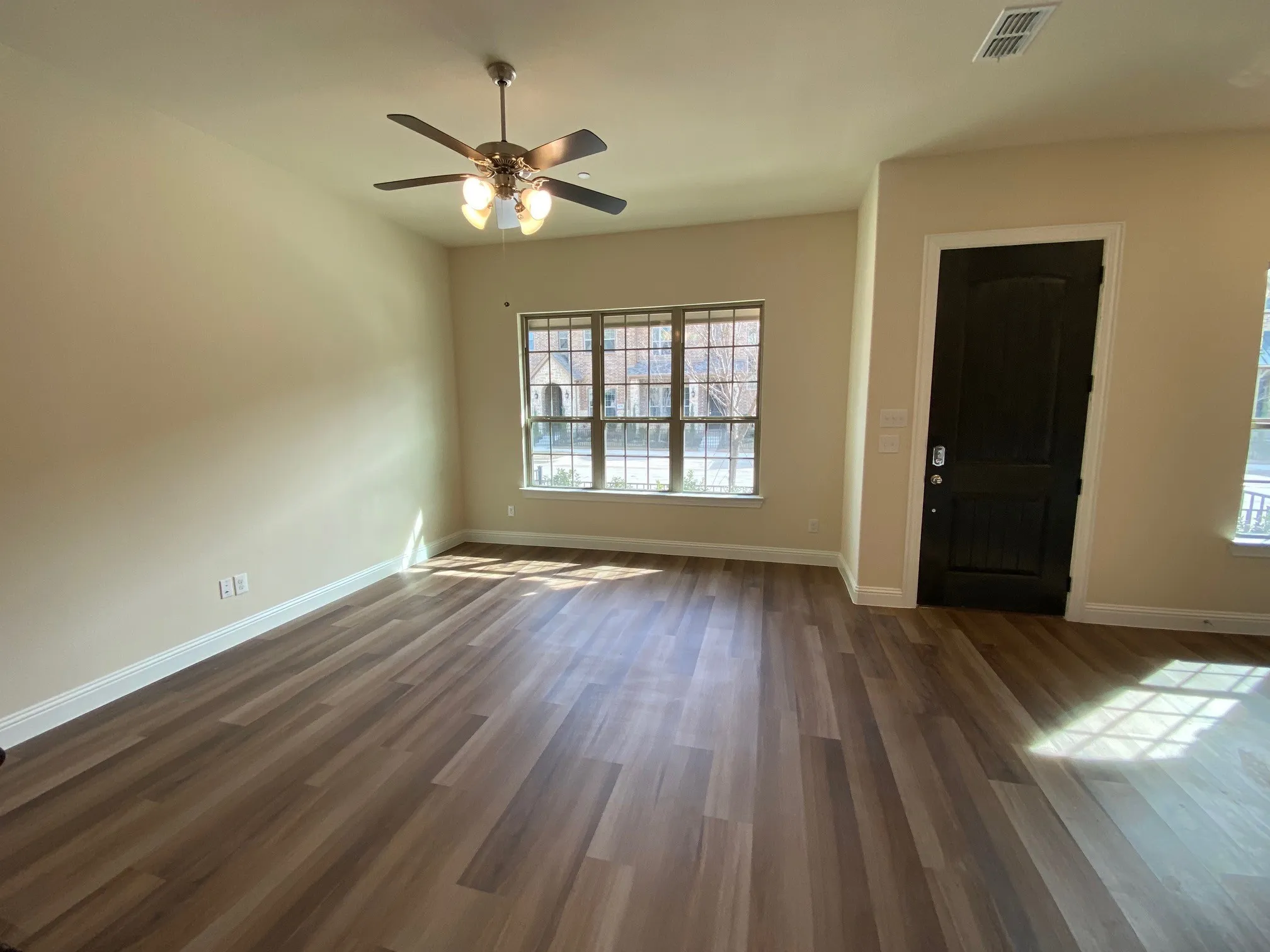 Townhouse For Rent in Collin County , 6245 Rainbow Valley Place, Frisco, Texas 75035, 3 Bedroom, 3 Bathroom, 2 Garage spaces, 1,723 Sqft, built in 2020, mls#21367498, Real Estate Agent in Frisco, Homes For Rent in Collin county, Homes For Rent in Frisco, Realtor in Frisco Texas, Real Estate Brokerage Independent Realty Texas, Luminita Cordes Realtor