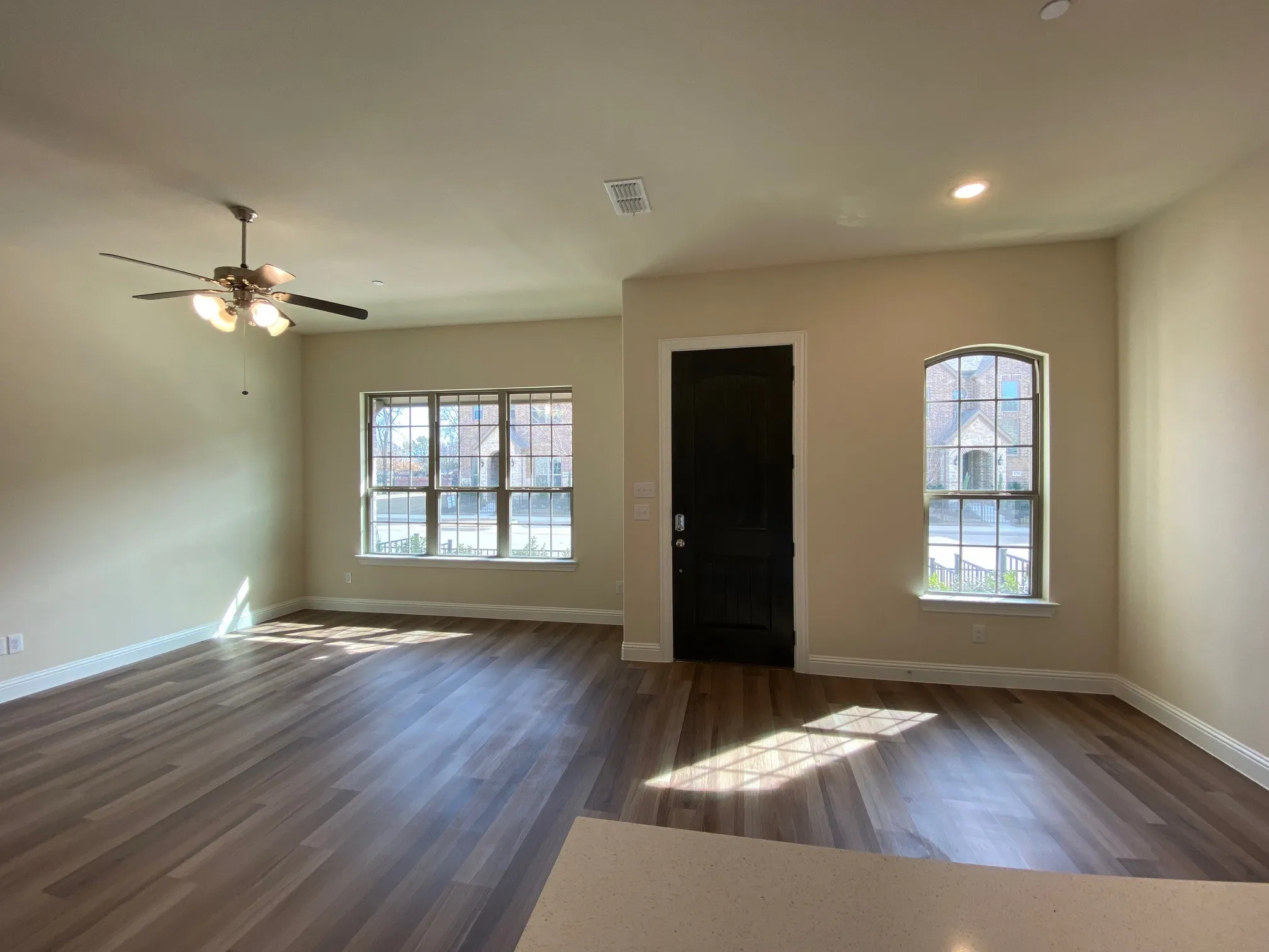 Townhouse For Rent in Collin County , 6245 Rainbow Valley Place, Frisco, Texas 75035, 3 Bedroom, 3 Bathroom, 2 Garage spaces, 1,723 Sqft, built in 2020, mls#21367498, Real Estate Agent in Frisco, Homes For Rent in Collin county, Homes For Rent in Frisco, Realtor in Frisco Texas, Real Estate Brokerage Independent Realty Texas, Luminita Cordes Realtor