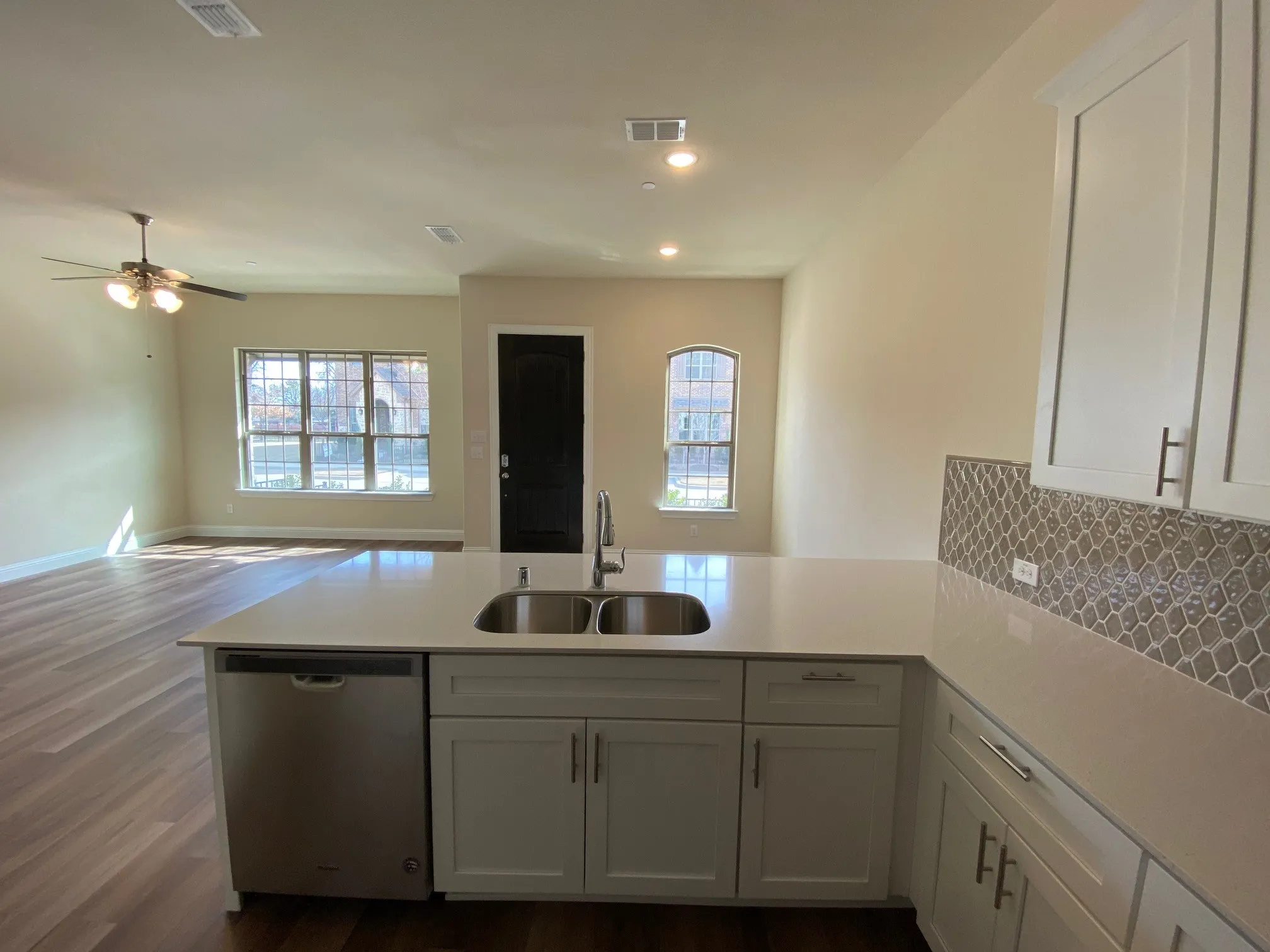 Townhouse For Rent in Collin County , 6245 Rainbow Valley Place, Frisco, Texas 75035, 3 Bedroom, 3 Bathroom, 2 Garage spaces, 1,723 Sqft, built in 2020, mls#21367498, Real Estate Agent in Frisco, Homes For Rent in Collin county, Homes For Rent in Frisco, Realtor in Frisco Texas, Real Estate Brokerage Independent Realty Texas, Luminita Cordes Realtor