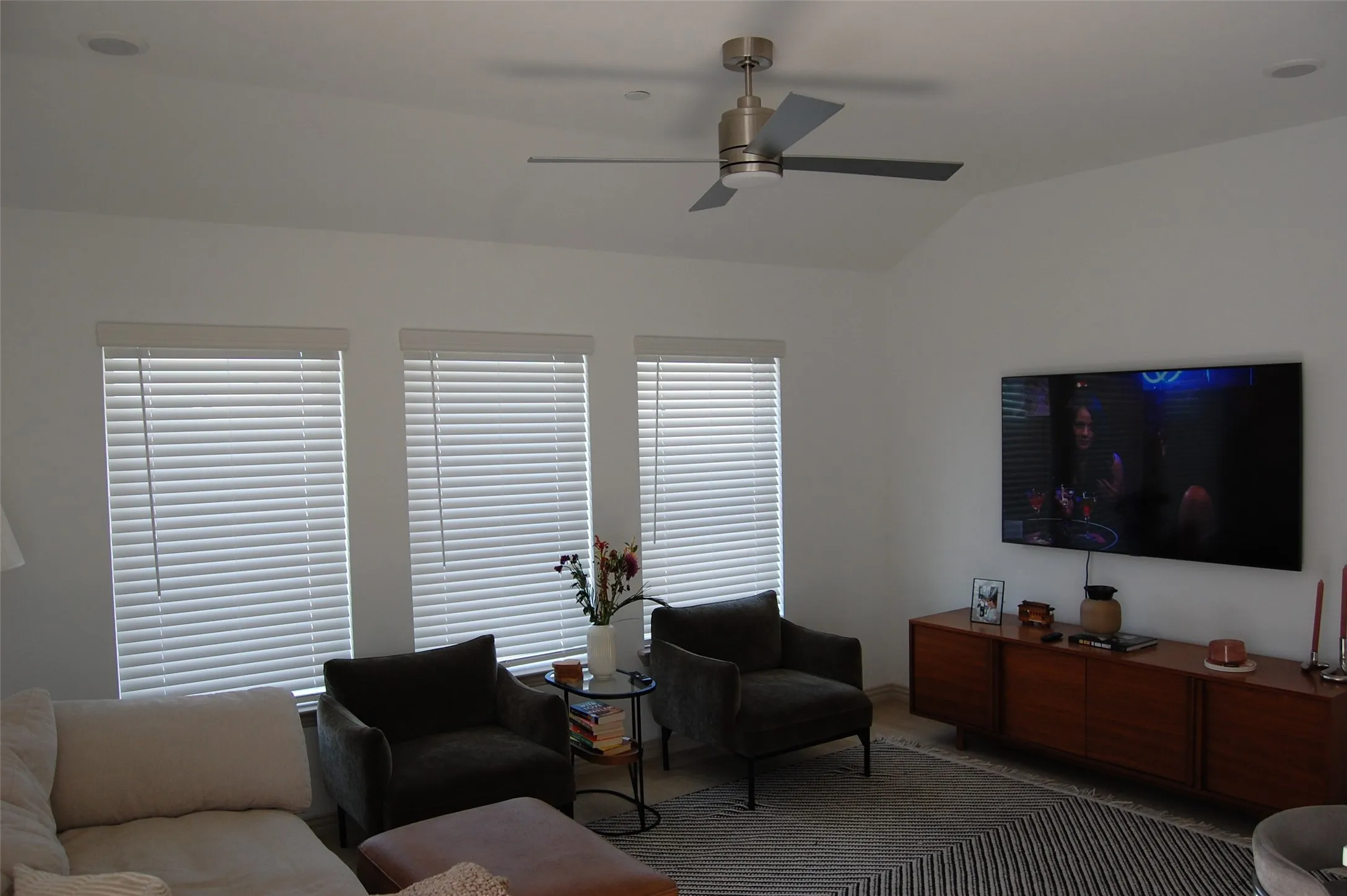 Townhouse For Rent in Tarrant County , 5242 Legacy Street, Haltom City, Texas 76117, 2 Bedroom, 2 Bathroom, 1 Garage spaces, 1,142 Sqft, built in 2025, mls#21360570, Real Estate Agent in Haltom City, Homes For Rent in Tarrant county, Homes For Rent in Haltom City, Realtor in Haltom City Texas, Real Estate Brokerage Independent Realty Texas, Luminita Cordes Realtor