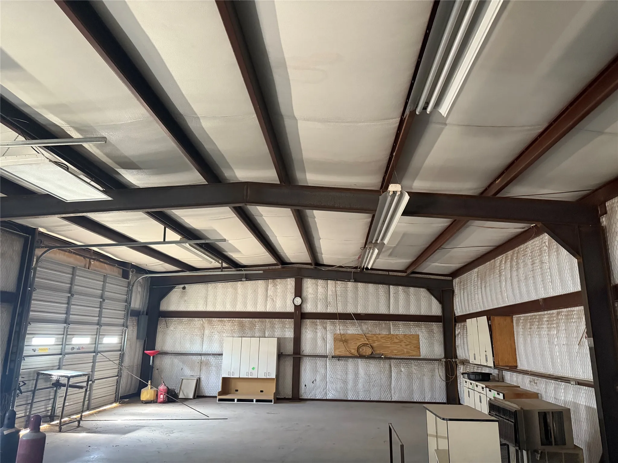 Single Family Residence For Sale in Ector County , 9063 W Riggs Drive, Odessa, Texas 79764, 3 Bedroom, 2 Bathroom, 2 Garage spaces, 2,635 Sqft, built in 1950, mls#21367447, Real Estate Agent in Odessa, Homes For Sale in Ector county, Homes For Sale in Odessa, Realtor in Odessa Texas, Real Estate Brokerage Independent Realty Texas, Luminita Cordes Realtor