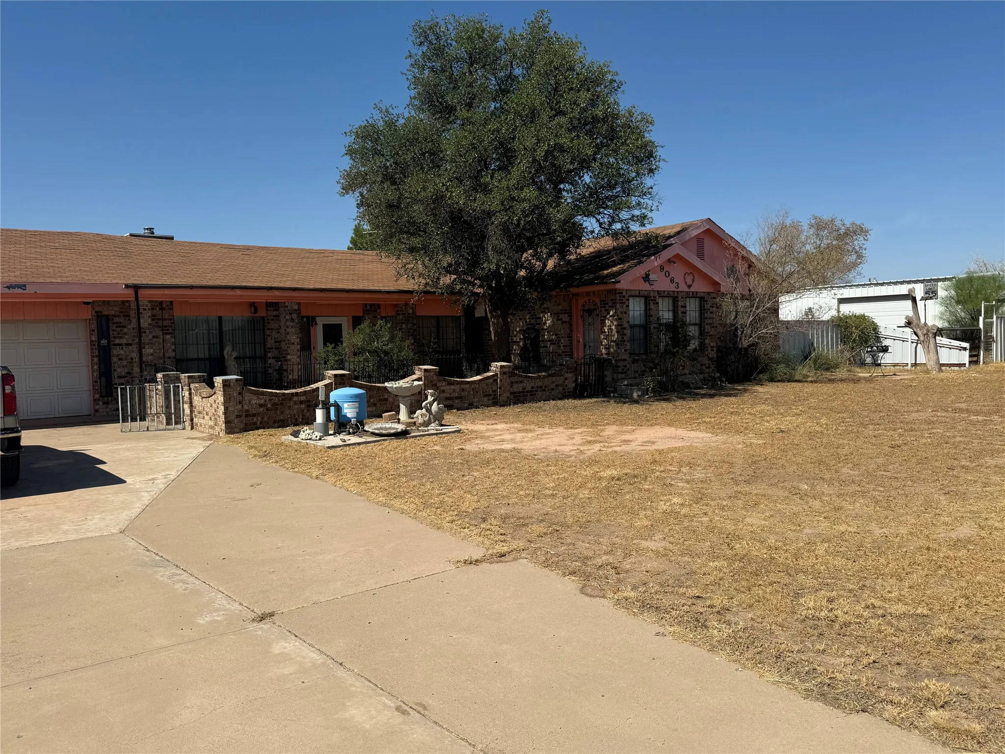 Single Family Residence For Sale in Ector County , 9063 W Riggs Drive, Odessa, Texas 79764, 3 Bedroom, 2 Bathroom, 2 Garage spaces, 2,635 Sqft, built in 1950, mls#21367447, Real Estate Agent in Odessa, Homes For Sale in Ector county, Homes For Sale in Odessa, Realtor in Odessa Texas, Real Estate Brokerage Independent Realty Texas, Luminita Cordes Realtor