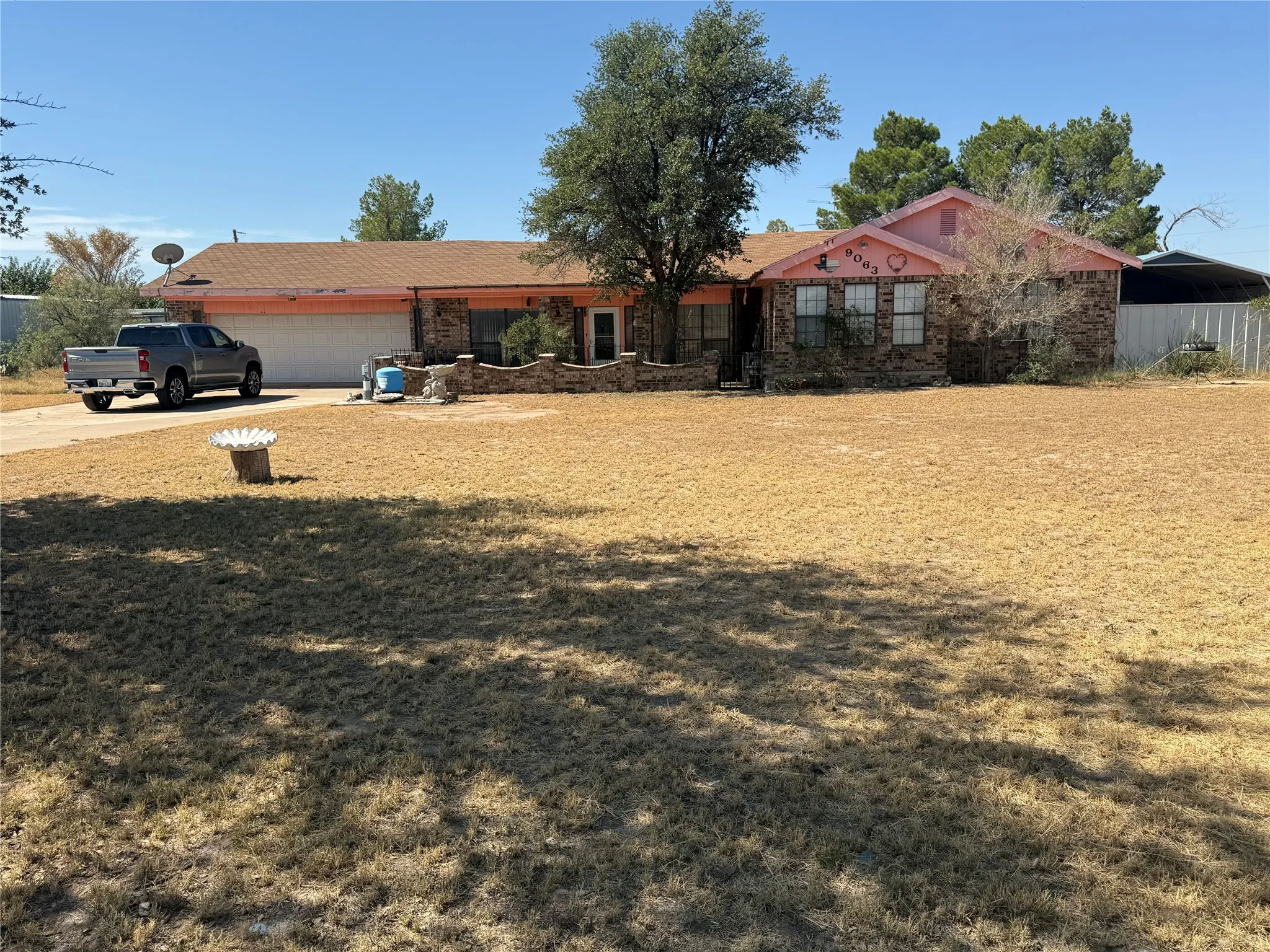 Single Family Residence For Sale in Ector County , 9063 W Riggs Drive, Odessa, Texas 79764, 3 Bedroom, 2 Bathroom, 2 Garage spaces, 2,635 Sqft, built in 1950, mls#21367447, Real Estate Agent in Odessa, Homes For Sale in Ector county, Homes For Sale in Odessa, Realtor in Odessa Texas, Real Estate Brokerage Independent Realty Texas, Luminita Cordes Realtor