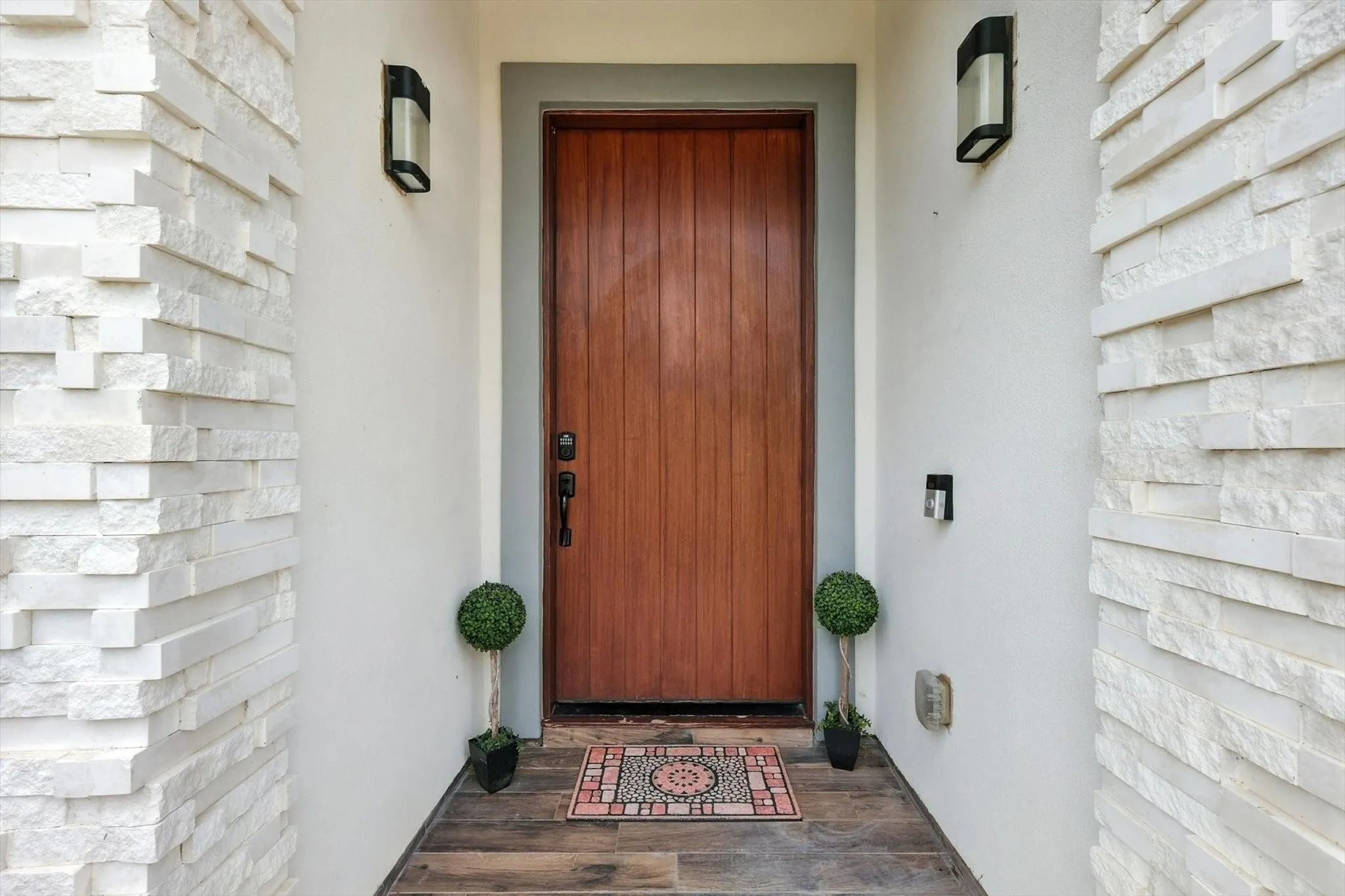 Single Family Residence For Sale in Dallas County , 4704 Almeria Court, Irving, Texas 75062, 5 Bedroom, 5 Bathroom, 2 Garage spaces, 4,050 Sqft, built in 2020, mls#21367500, Real Estate Agent in Irving, Homes For Sale in Dallas county, Homes For Sale in Irving, Realtor in Irving Texas, Real Estate Brokerage Independent Realty Texas, Luminita Cordes Realtor