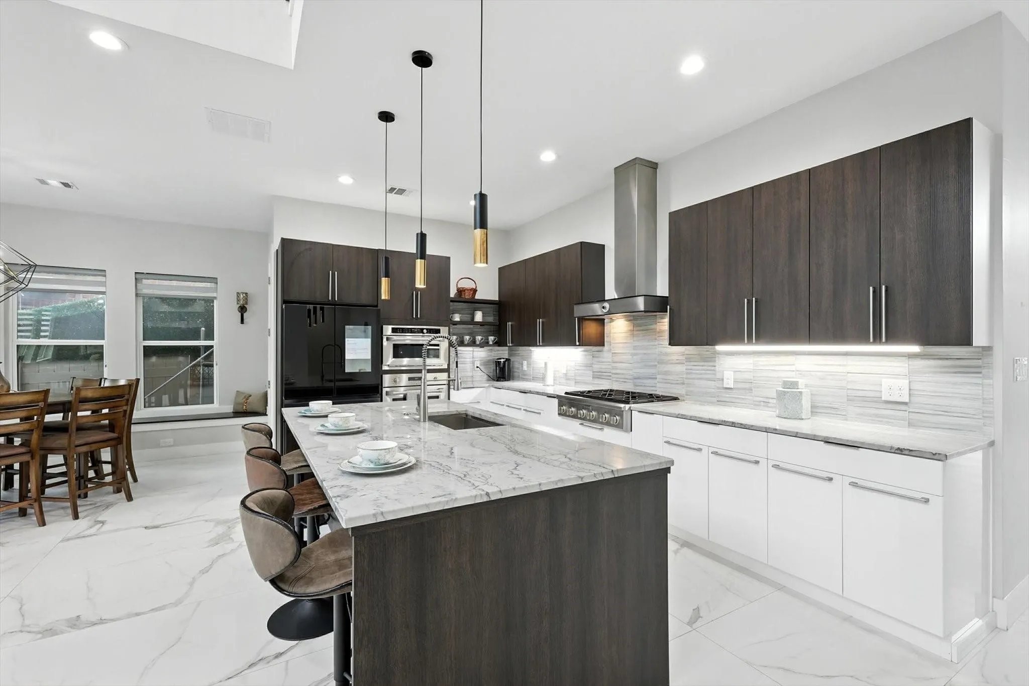 Single Family Residence For Sale in Dallas County , 4704 Almeria Court, Irving, Texas 75062, 5 Bedroom, 5 Bathroom, 2 Garage spaces, 4,050 Sqft, built in 2020, mls#21367500, Real Estate Agent in Irving, Homes For Sale in Dallas county, Homes For Sale in Irving, Realtor in Irving Texas, Real Estate Brokerage Independent Realty Texas, Luminita Cordes Realtor