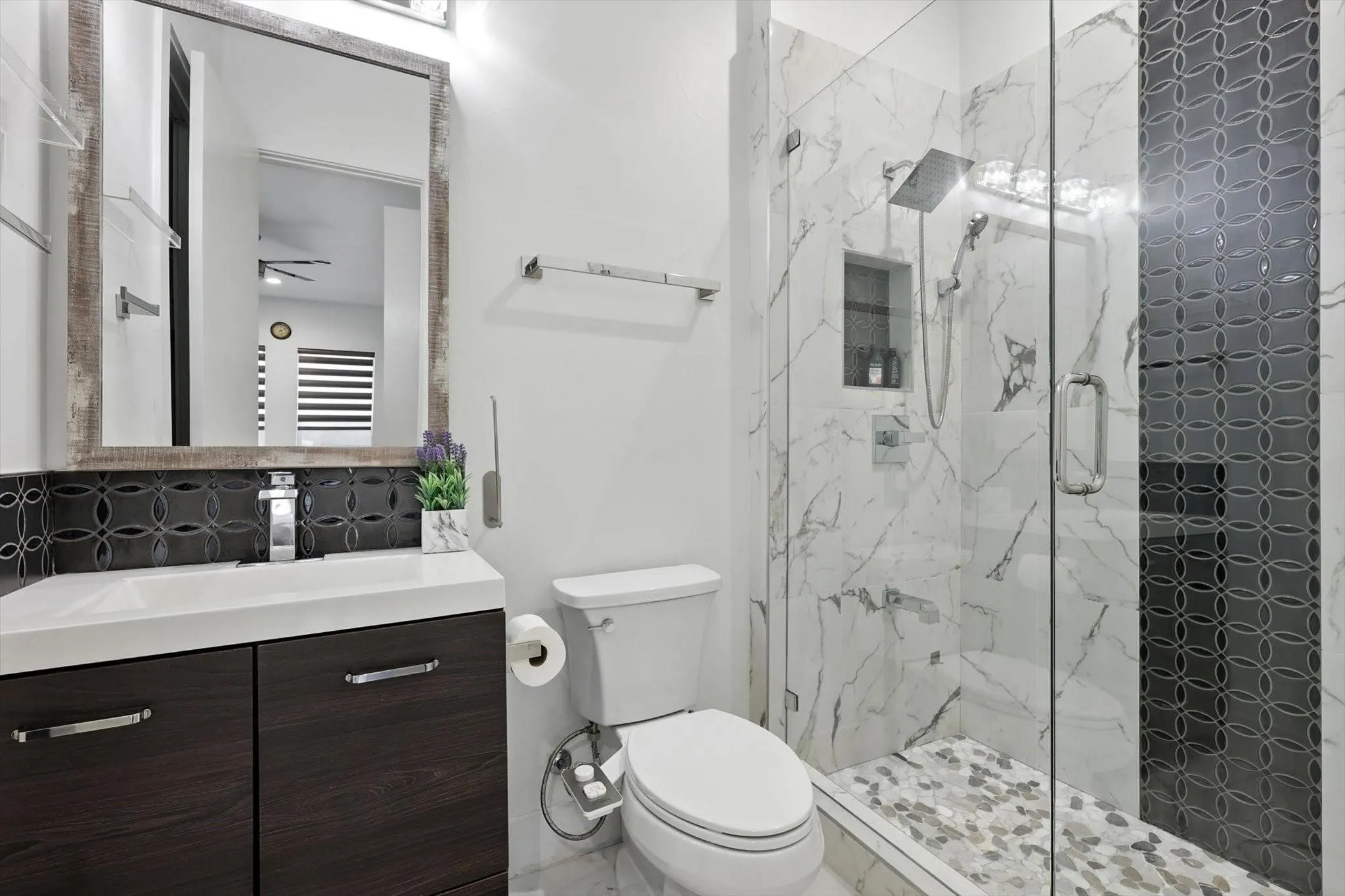 Single Family Residence For Sale in Dallas County , 4704 Almeria Court, Irving, Texas 75062, 5 Bedroom, 5 Bathroom, 2 Garage spaces, 4,050 Sqft, built in 2020, mls#21367500, Real Estate Agent in Irving, Homes For Sale in Dallas county, Homes For Sale in Irving, Realtor in Irving Texas, Real Estate Brokerage Independent Realty Texas, Luminita Cordes Realtor